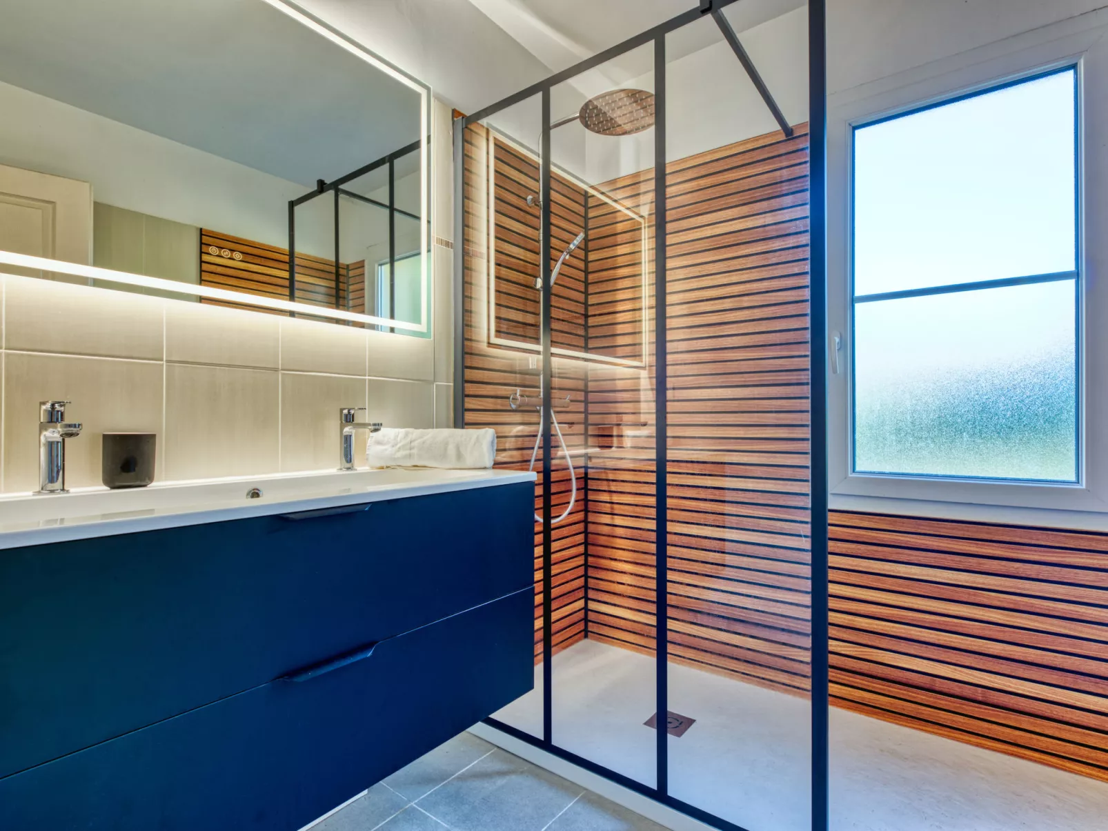 Atlantic Green-Inside