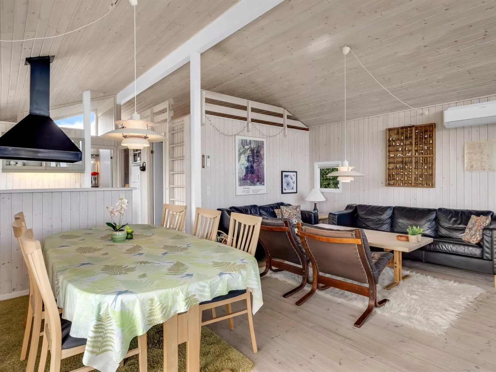 "Tjarven" - 350m from the sea-Drinnen