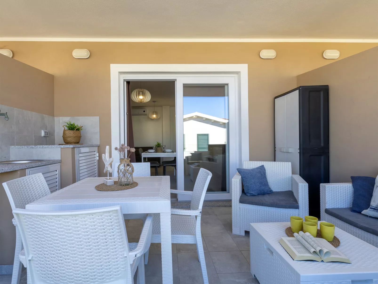 Granello di sole-Dehors