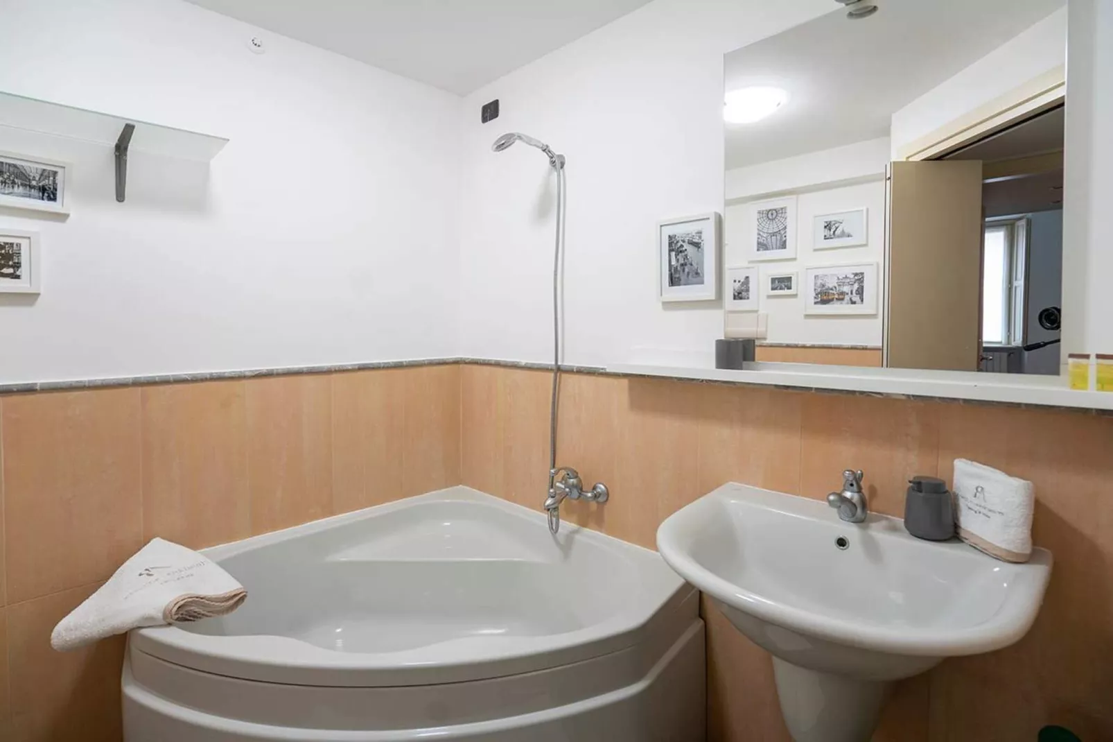 MI LAZZARO PALAZZI-Salle de bain