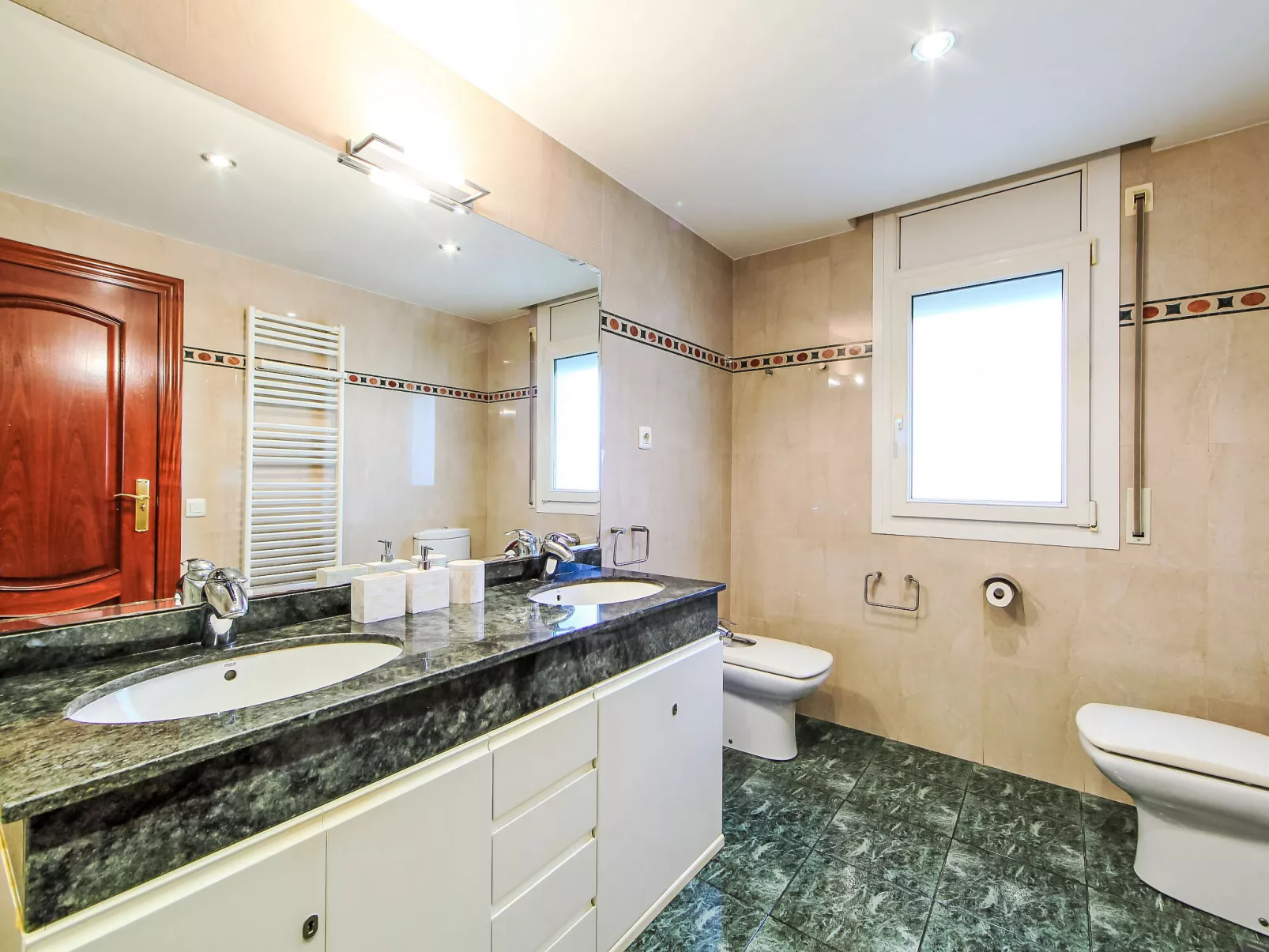 Bertoni Golf & Sea-Inside