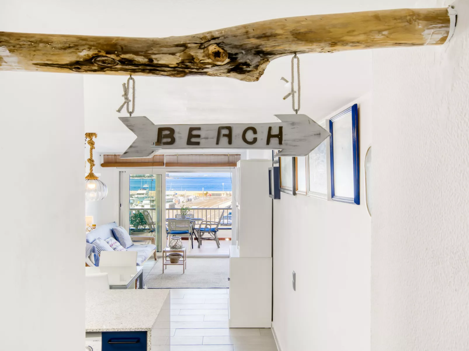 Port L'escala-Inside