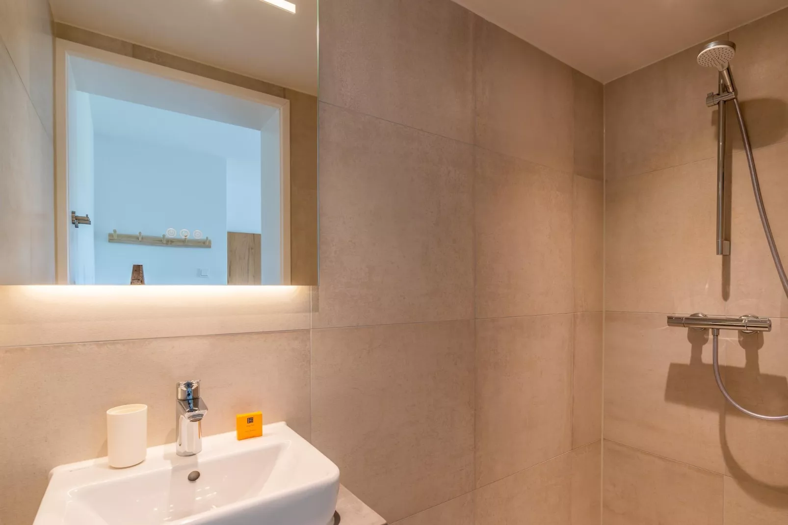 Orchismient 17-Bathroom