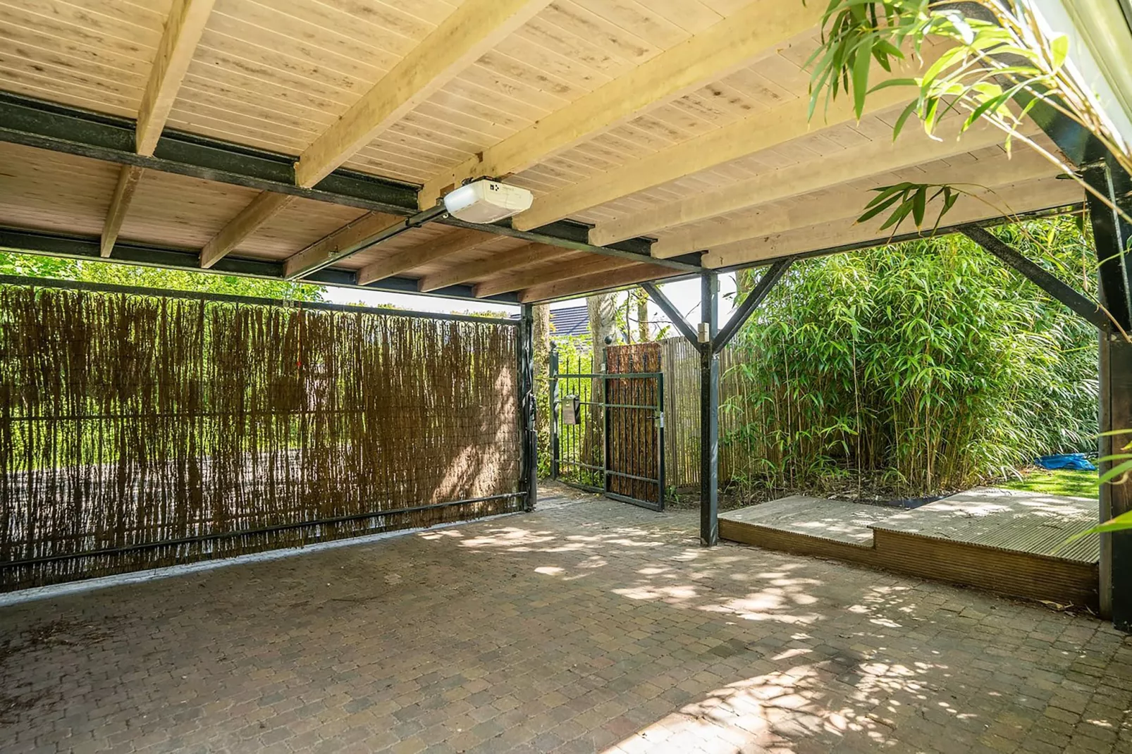 Bosrandweg 496-Gardens in summer