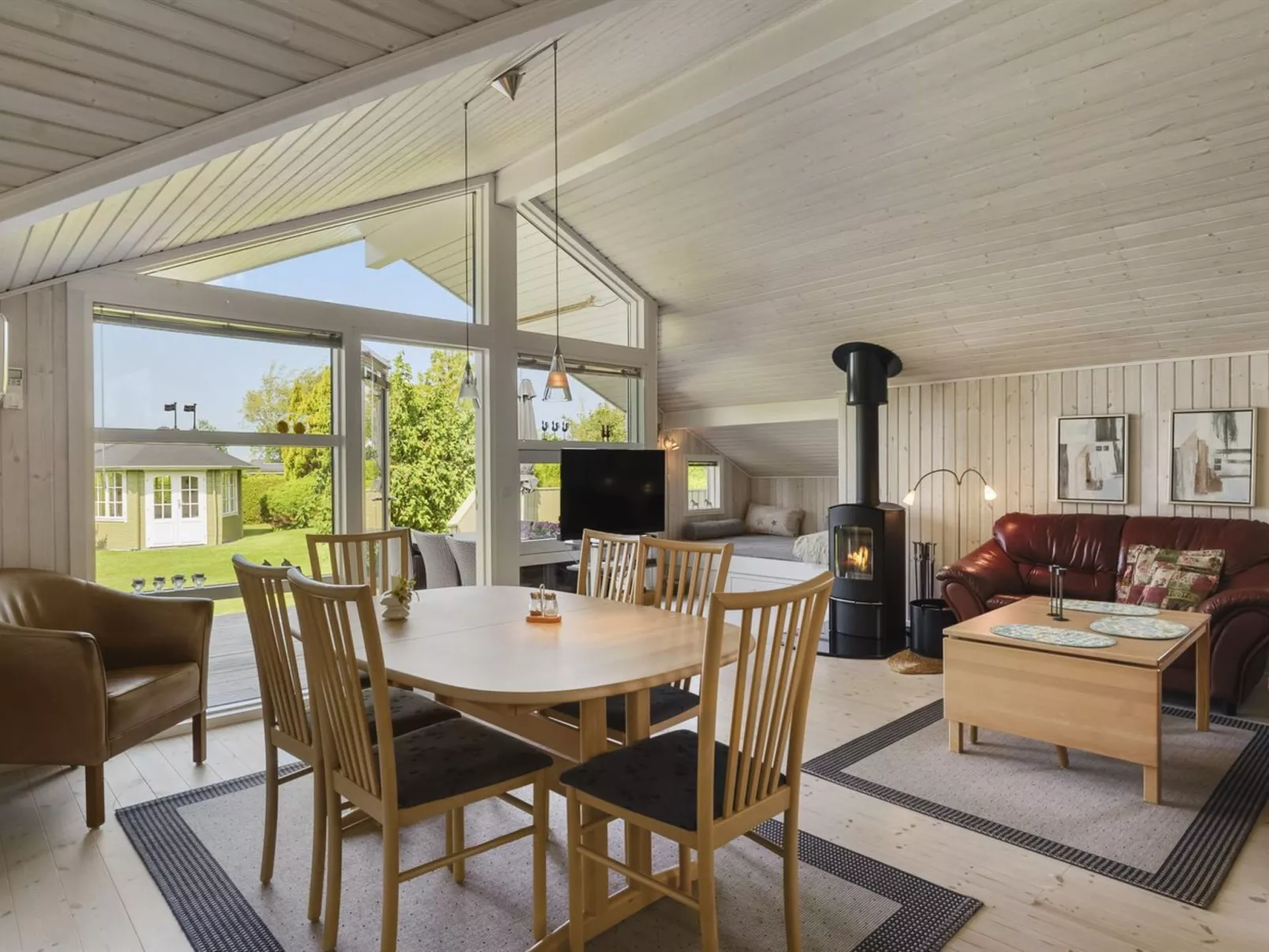 "Erok" -  from the sea-Drinnen