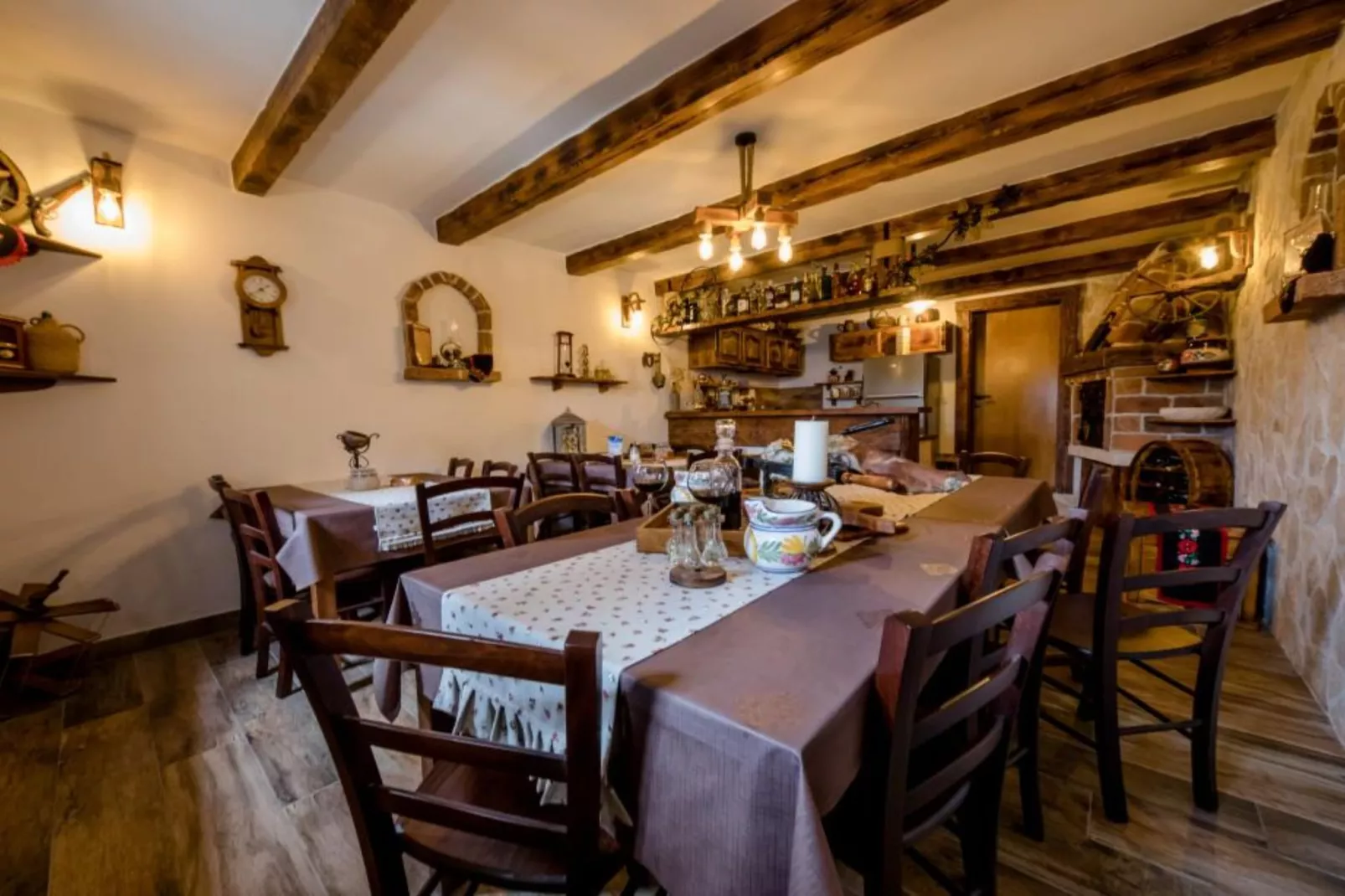 Three Bedroom Apartment with Terrace 2-Facilities