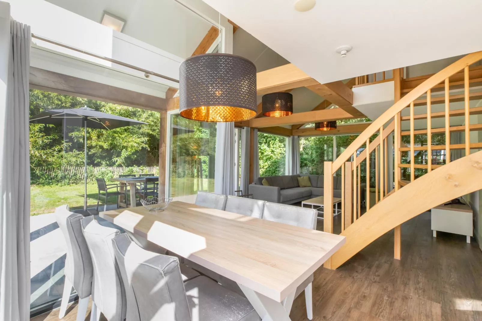 Zonnedorp 23 Zeeland Huis Renesse: Luxury Beach Holiday | Close to North Sea-Salle à manger