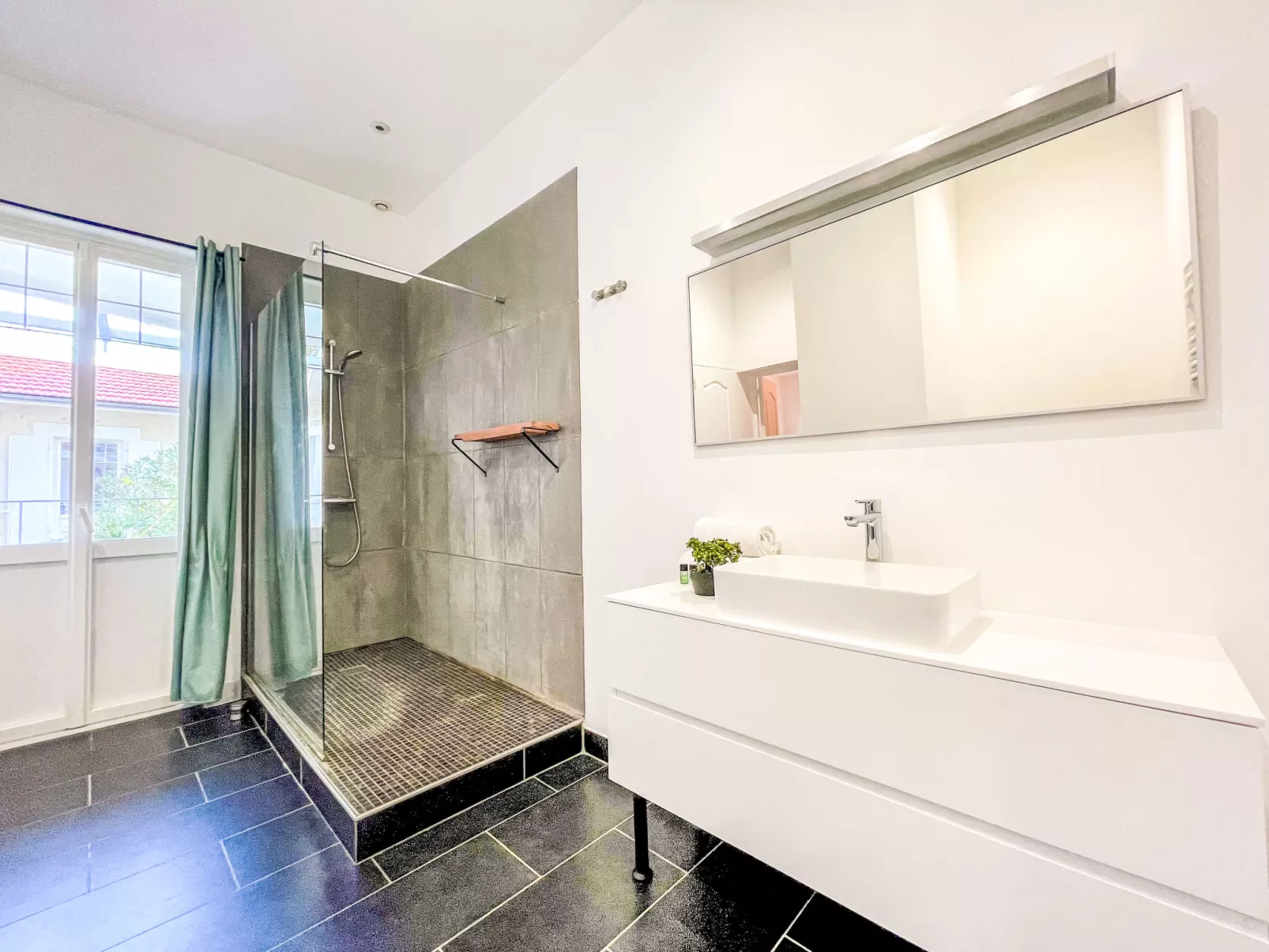 Côté Bassin-Drinnen