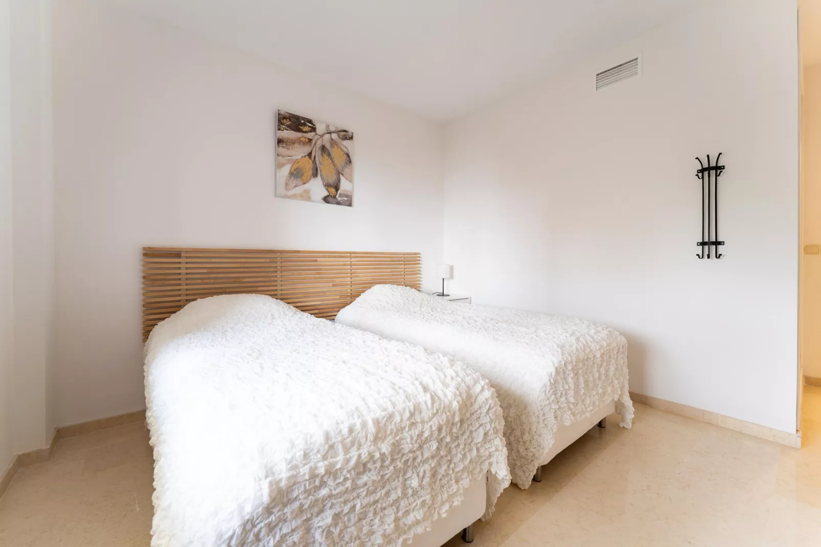 CT 375 - Faro's Cozy Dream in Elviria - Marbella-Schlafzimmer