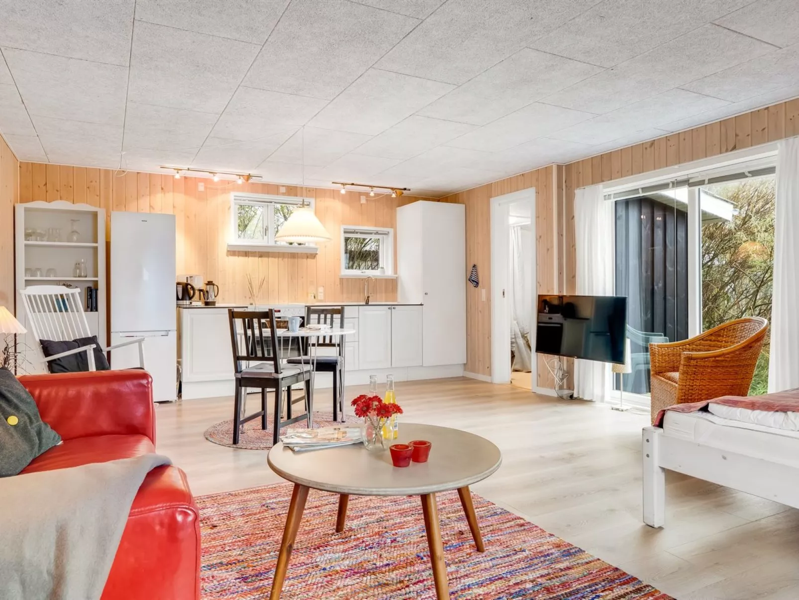 "Tekla" - 75m from the sea-Drinnen