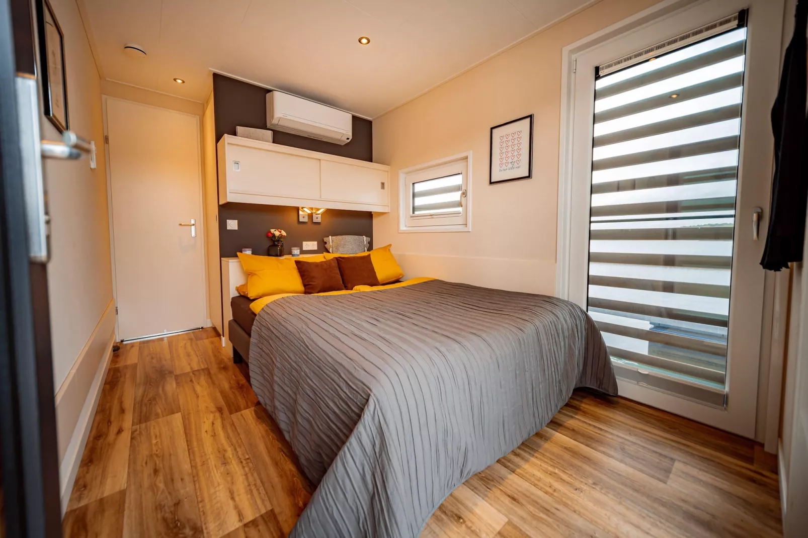 Hausboot am Bärwalder See-Chambre