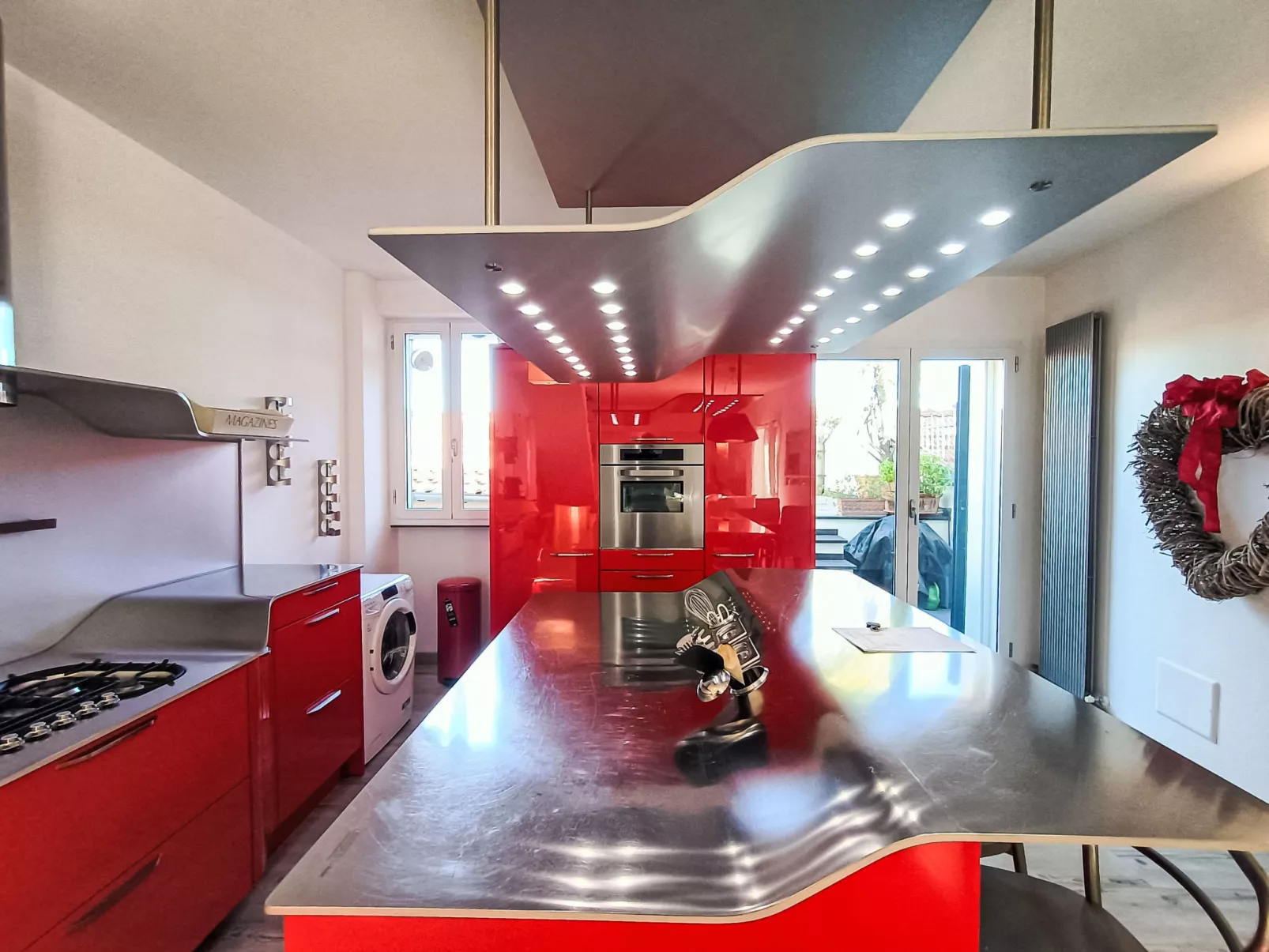 Terrazza con glicine-Drinnen