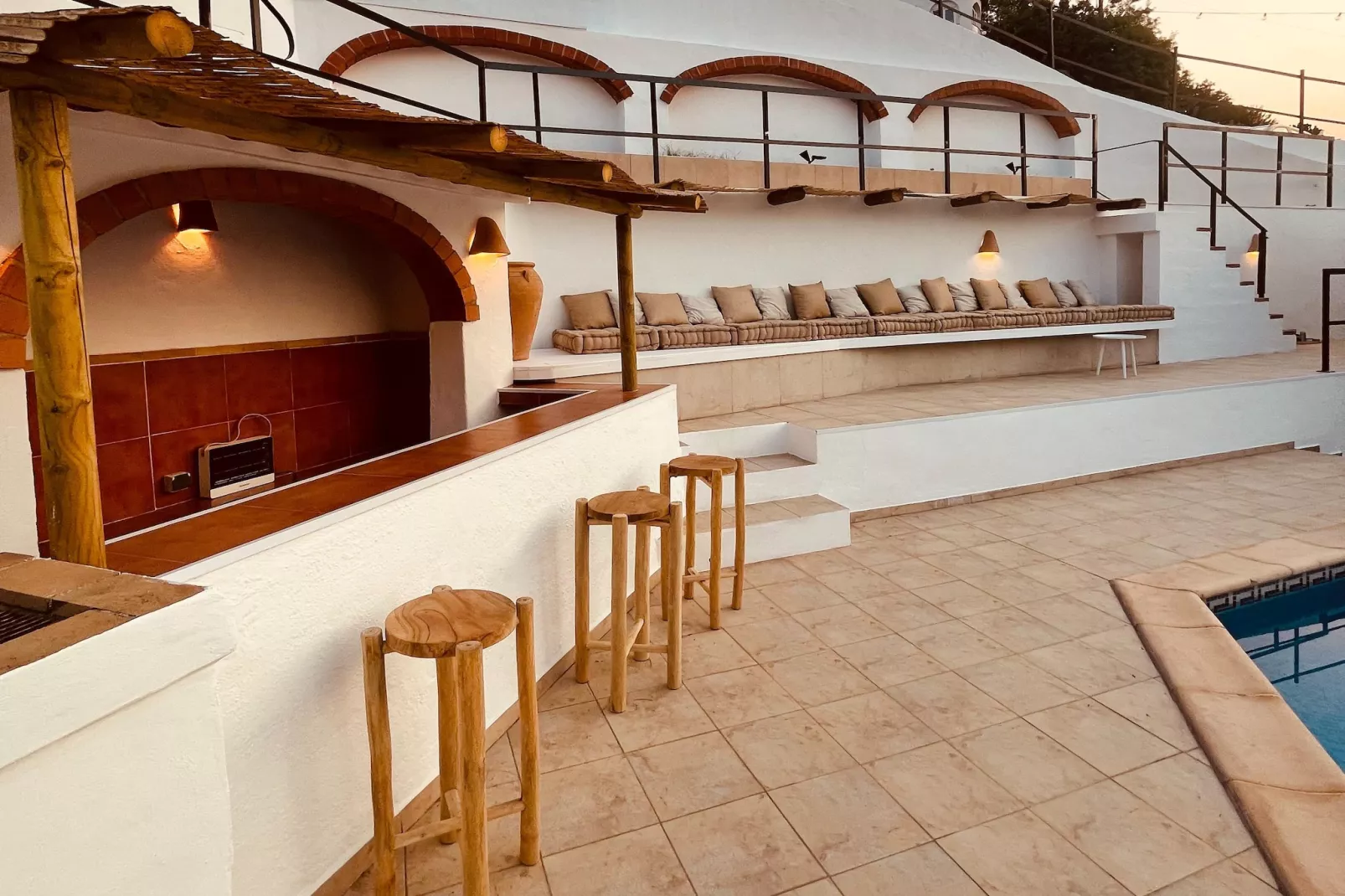 Villa Vista Pedreguer-Gardens in summer