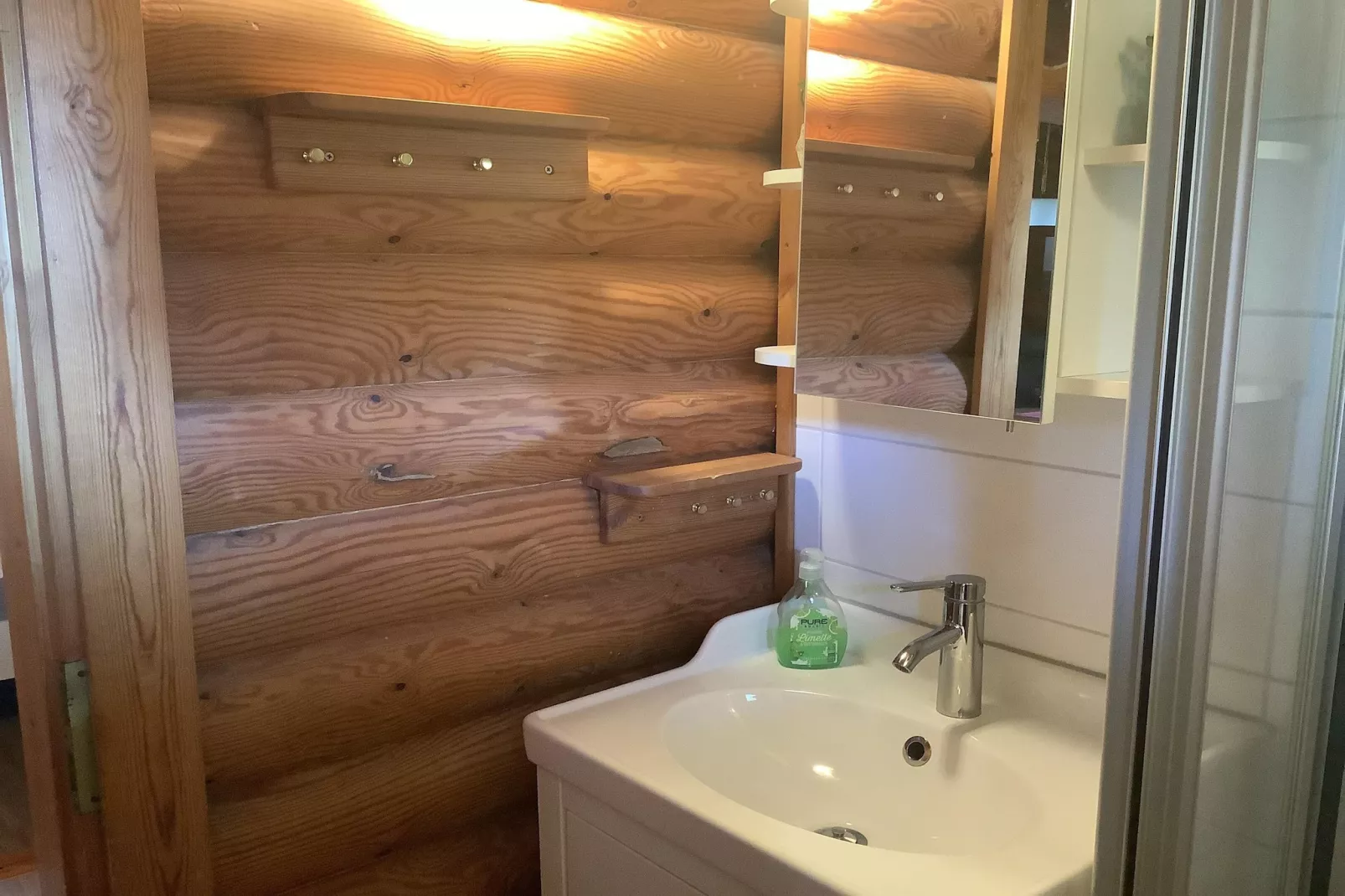 Blockhaus-Badezimmer