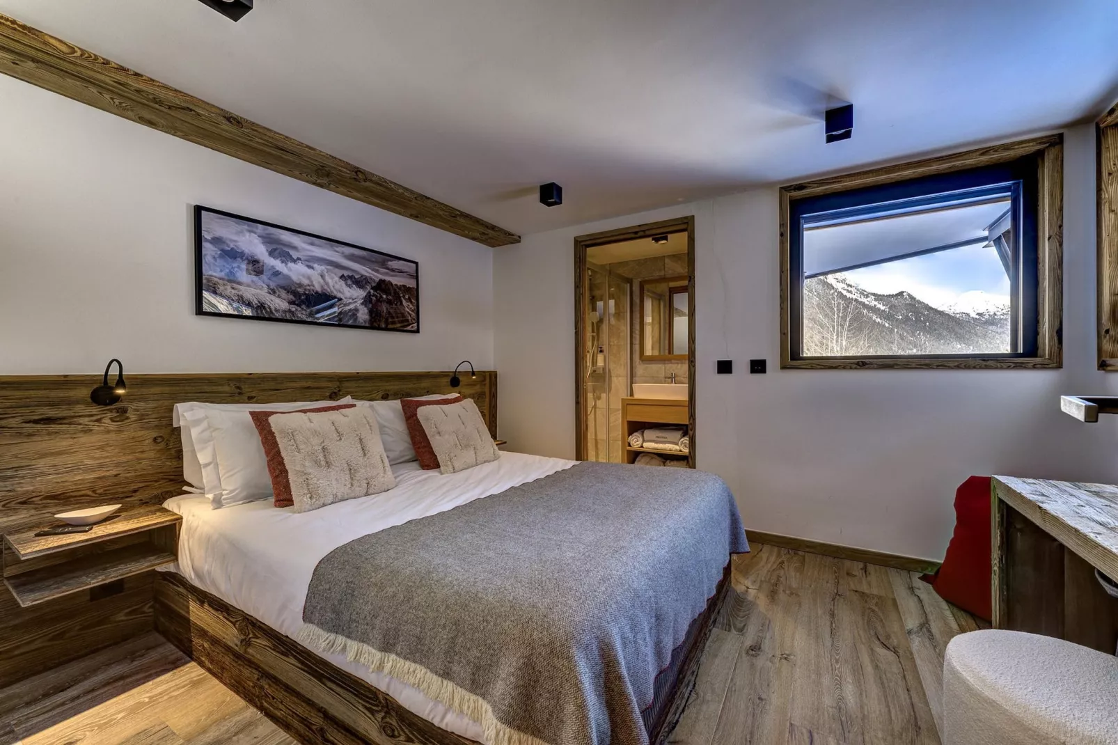 Silver Forest-Bedroom