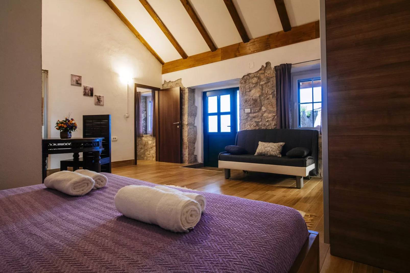 Authentic stone house Momo-Living room