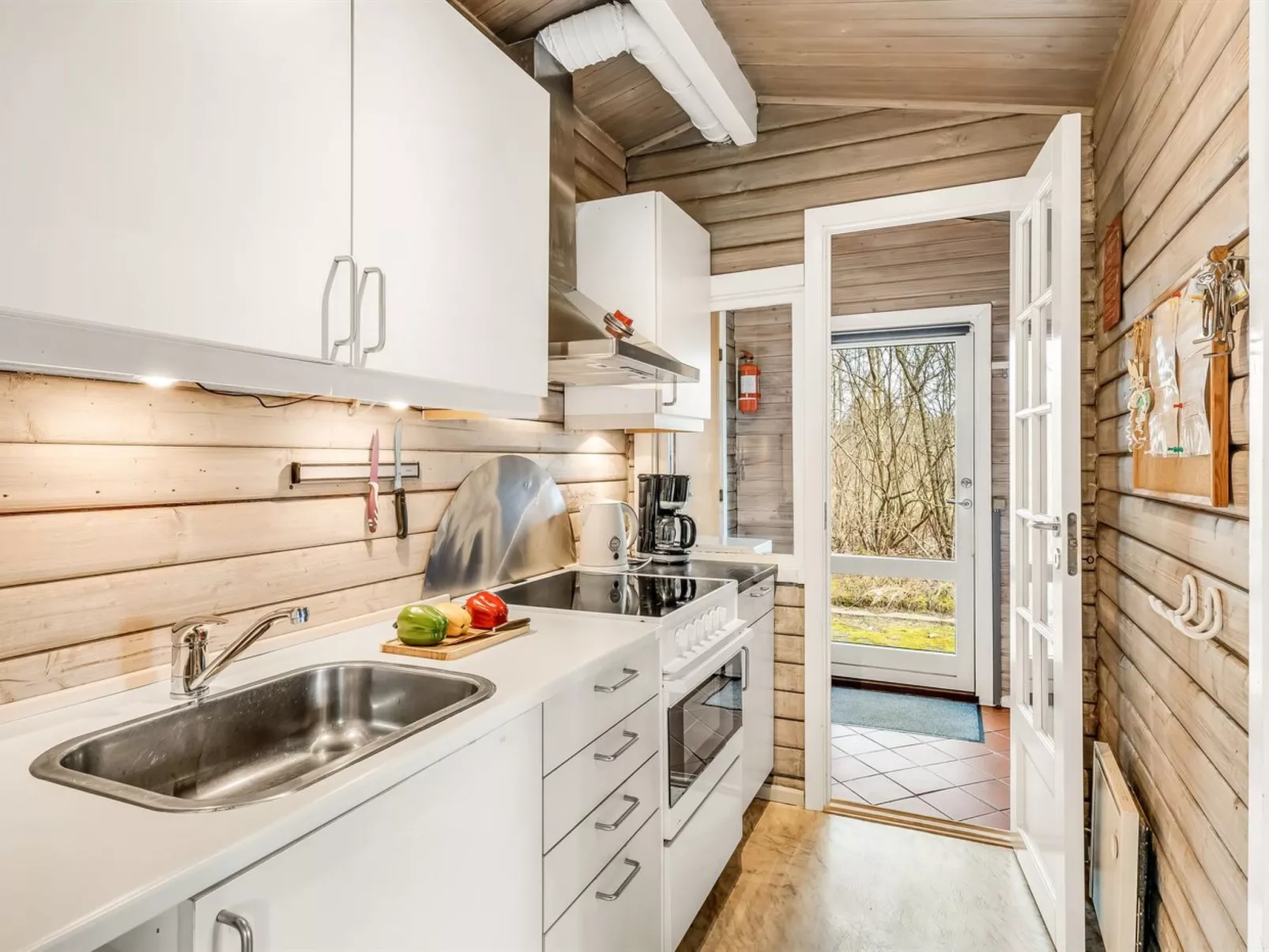 "Leandra" - 11km from the sea-Drinnen