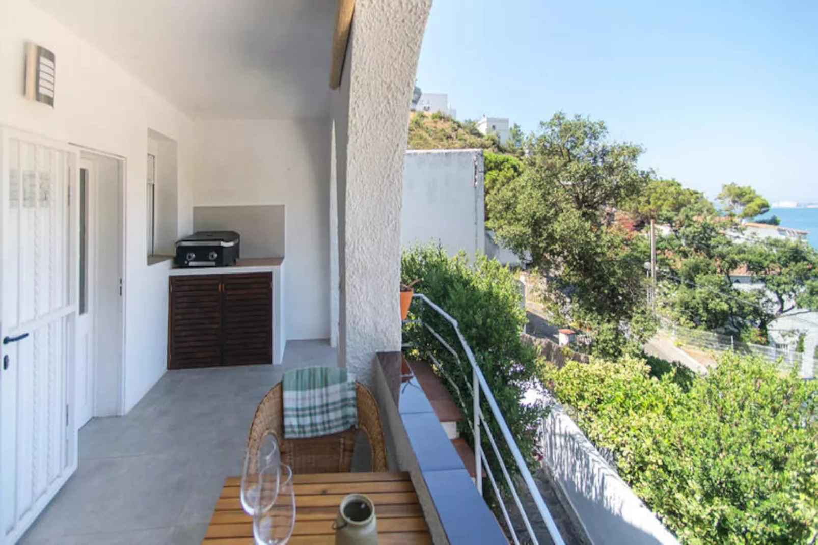 Studio à Roses-Nicht zugeordnet