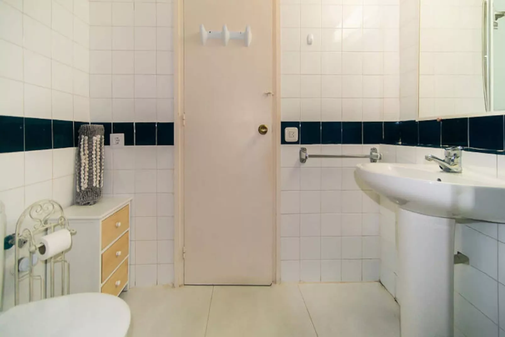 Studio à Roses-Untagged