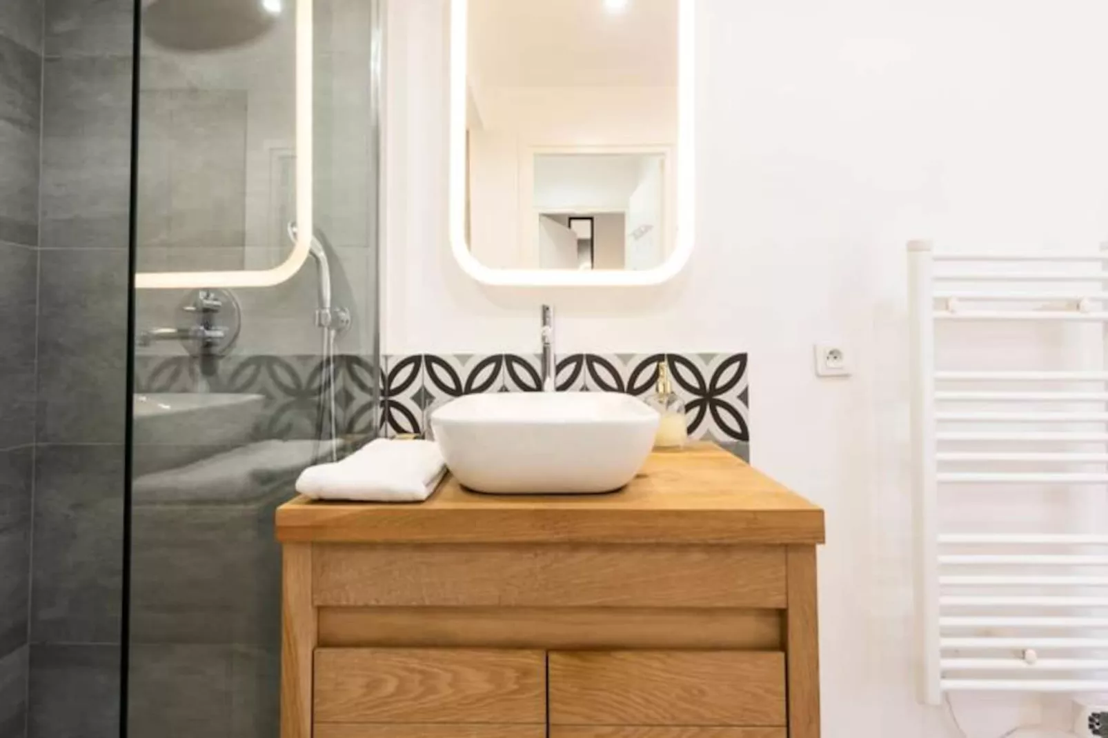 Résidence 3p Centre Cannes Suquet-Untagged