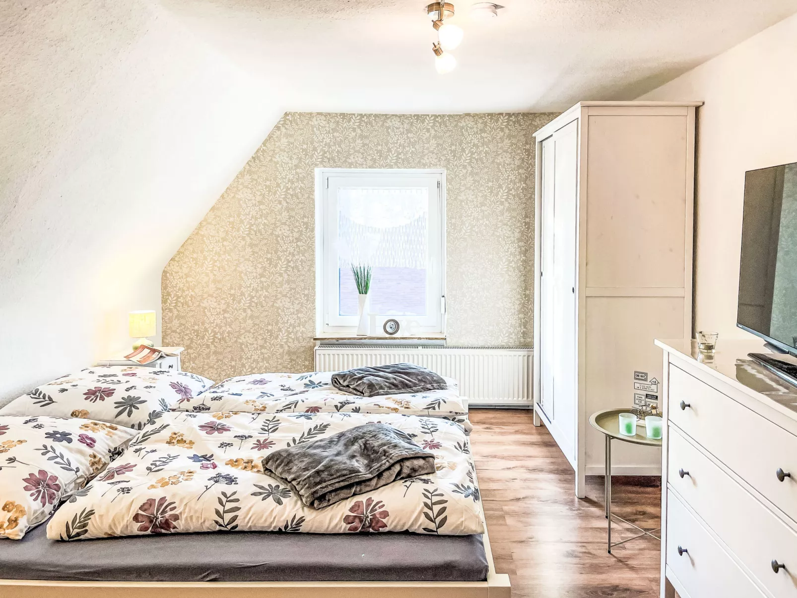 Die Dorfperle-Dedans