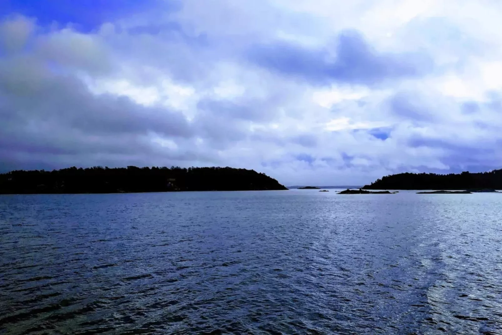 Magical Seaside Retreat on Tjorn-By Traum-Water view