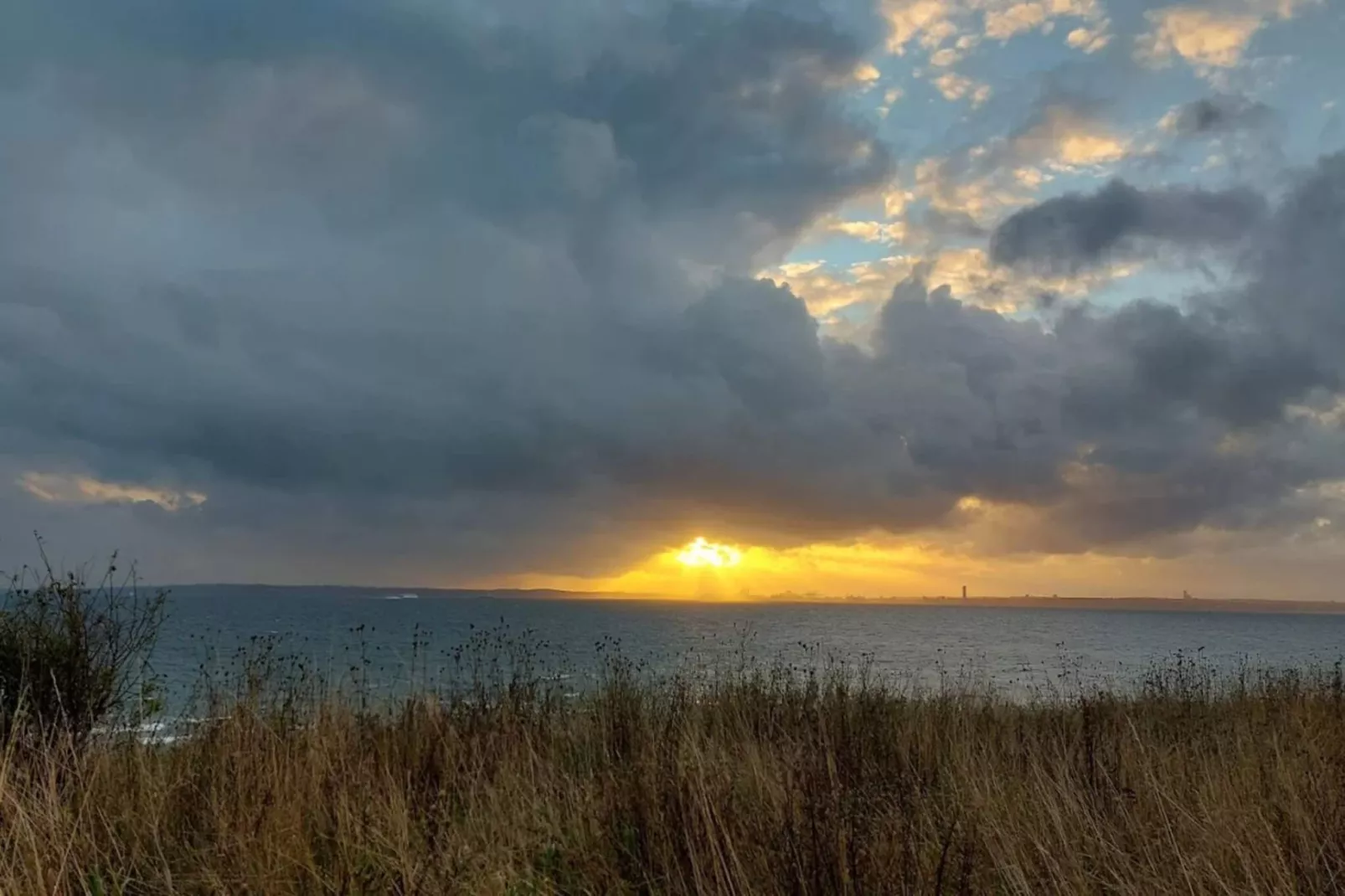 Tranquil Haven in Knebel - By Traum Ferienwohnungen-Water view