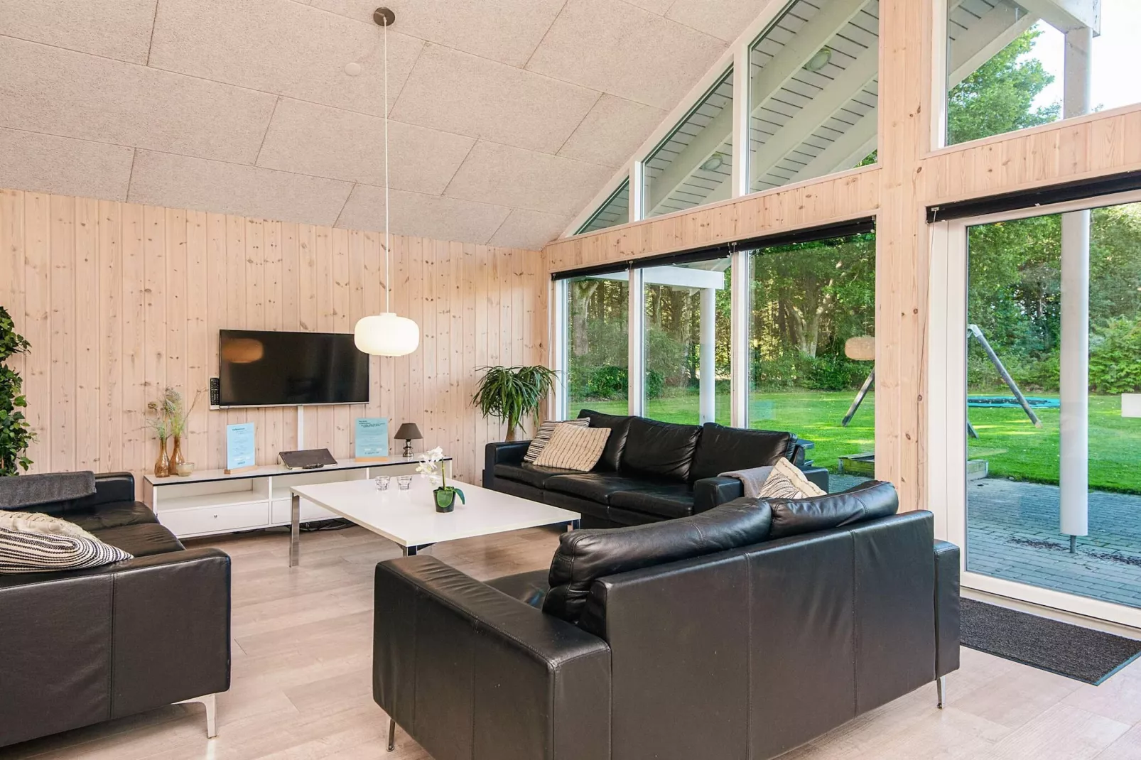 16 person holiday home in Glesborg-Indoor