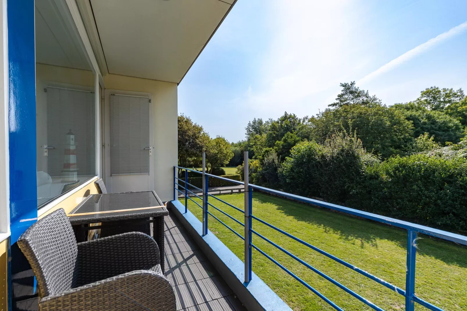 Appartement Burg van Woelderenlaan-View in summer