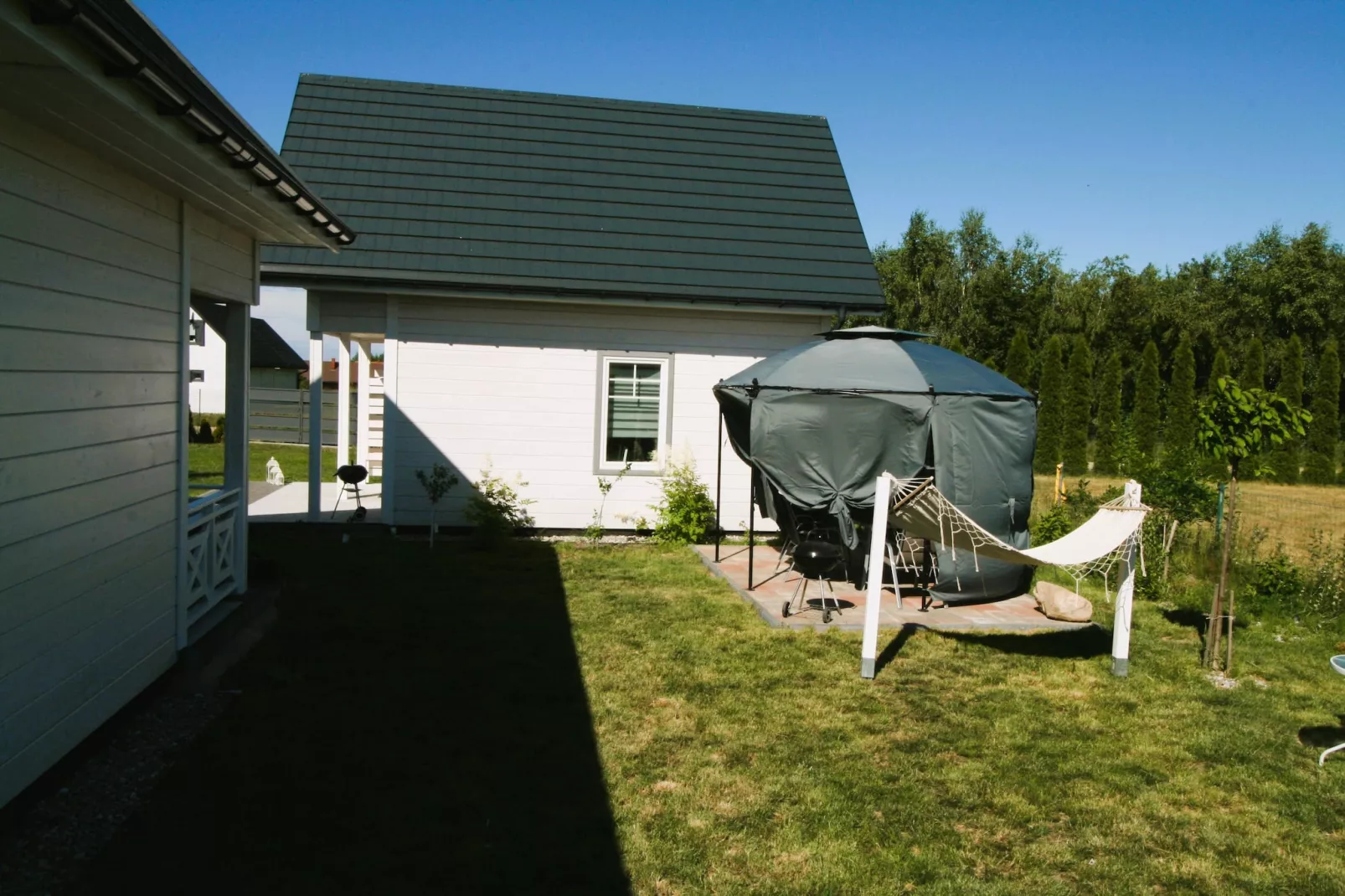 Luksusowa willa w Kołczewie dla 6 osób-Gardens in summer