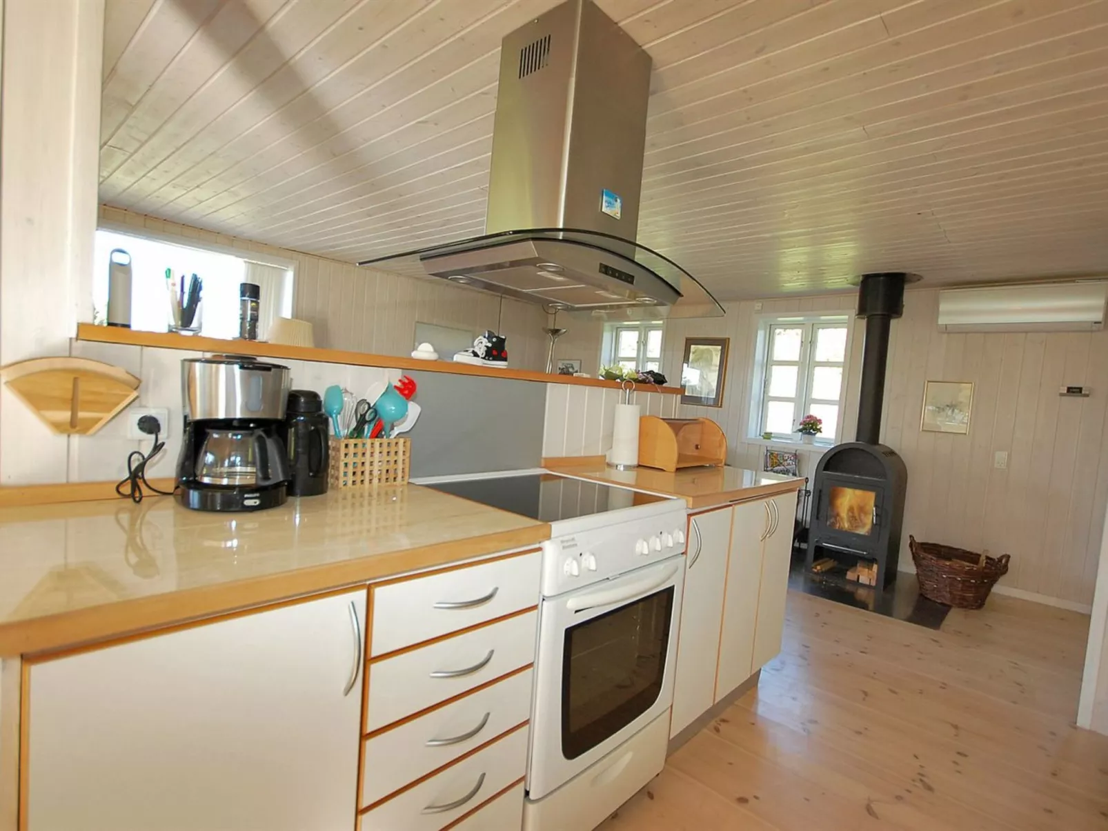 "Tomke" - 1.7km from the sea-Dedans