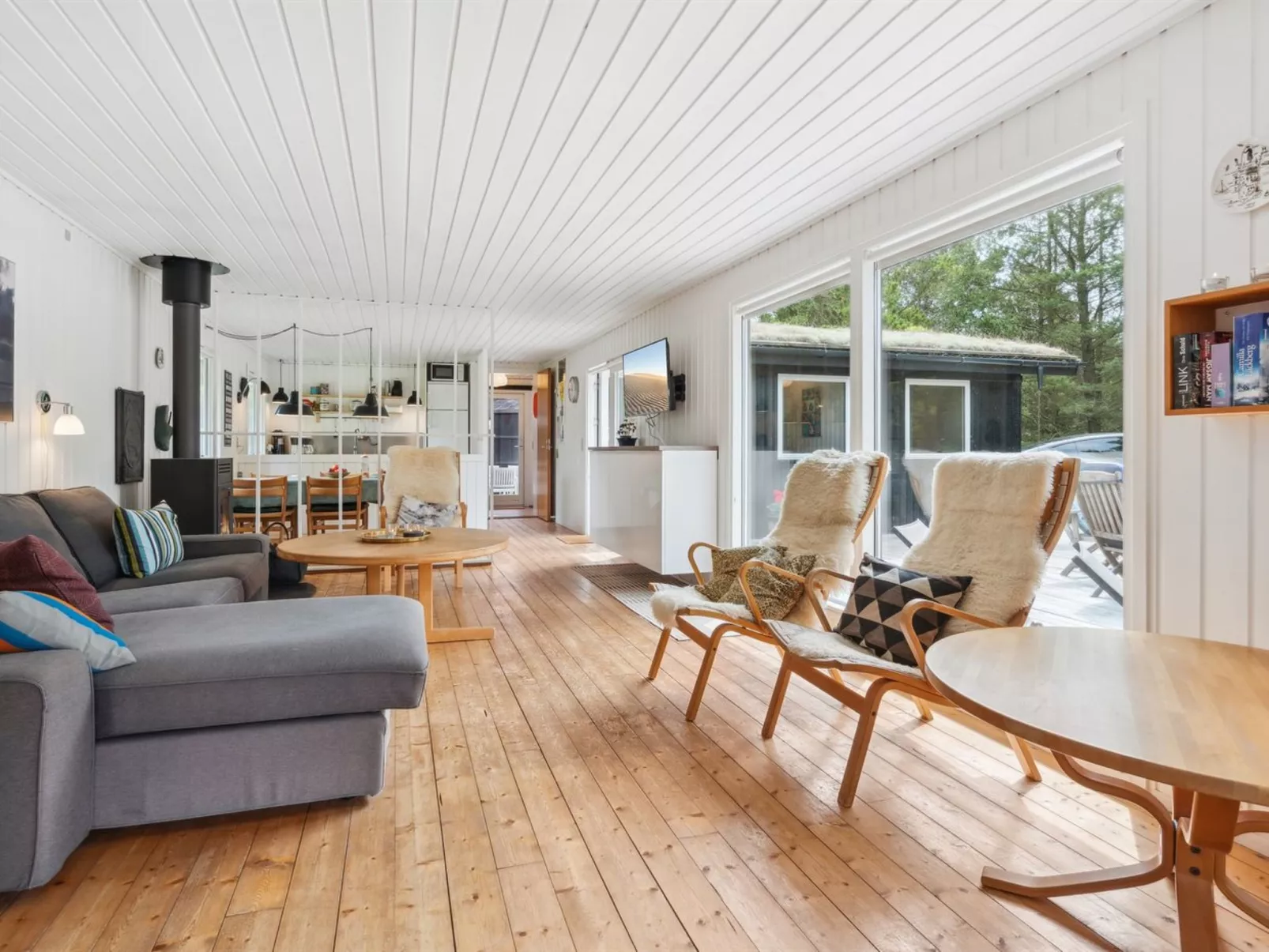 "Elin" - 3km from the sea-Inside