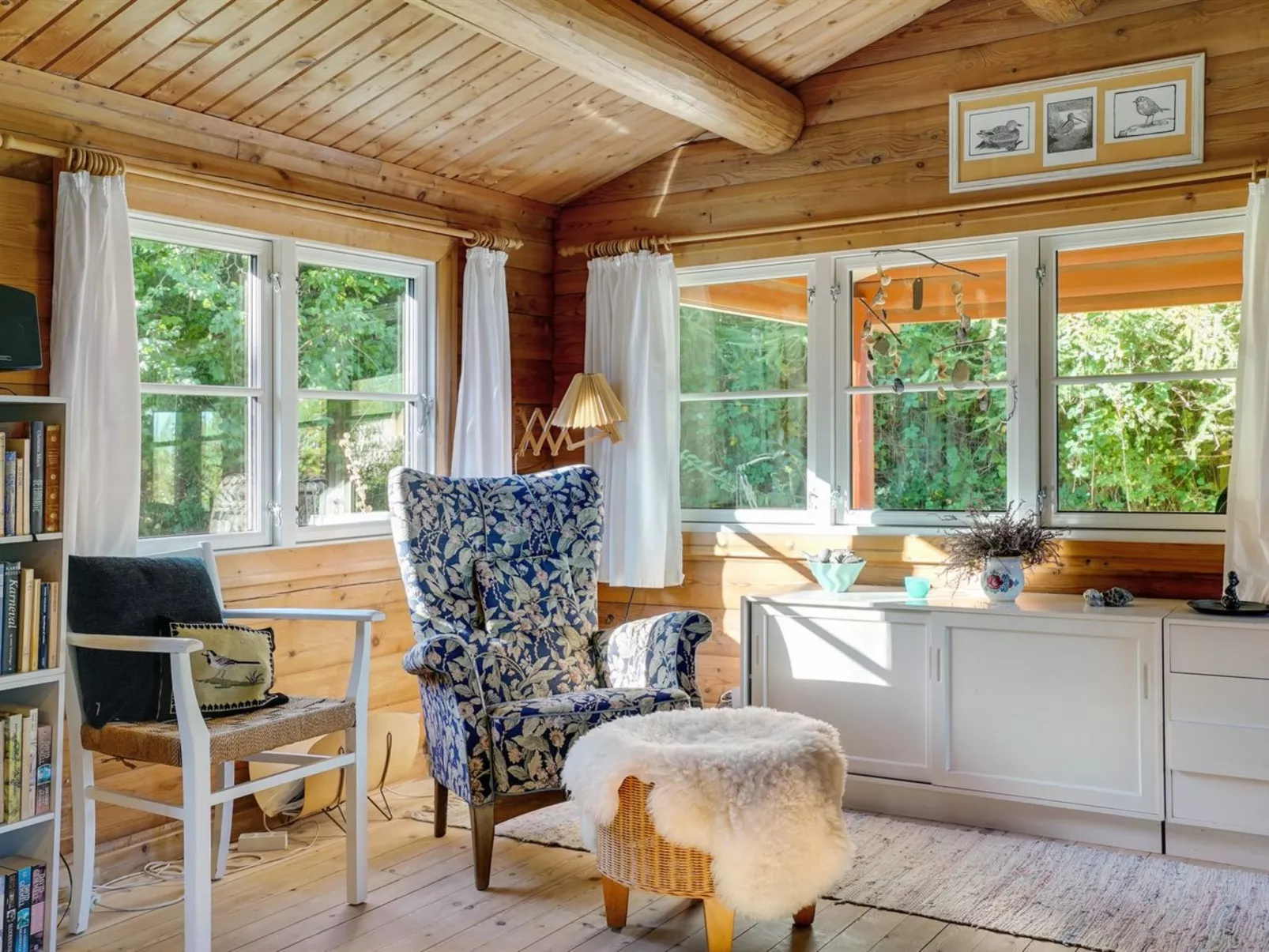 "Thrine" - 100m to the fjord-Inside