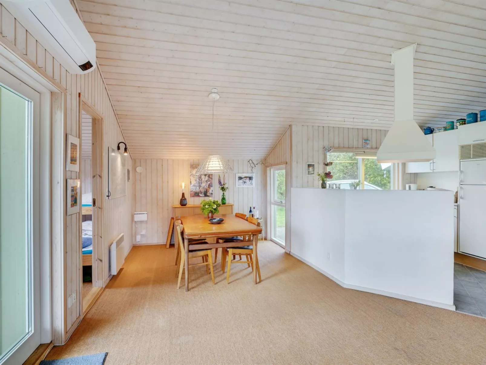 "Aameek" - 3km from the sea-Inside