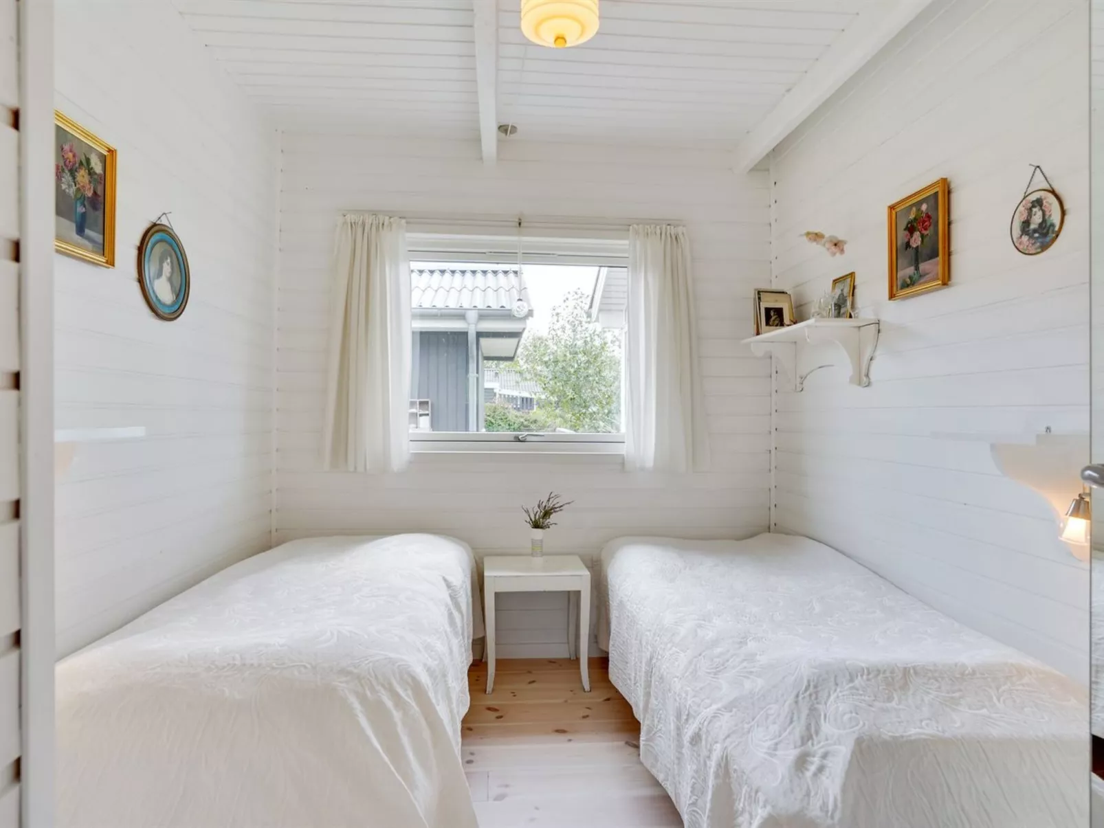 "Thersten" - 500m to the fjord-Inside