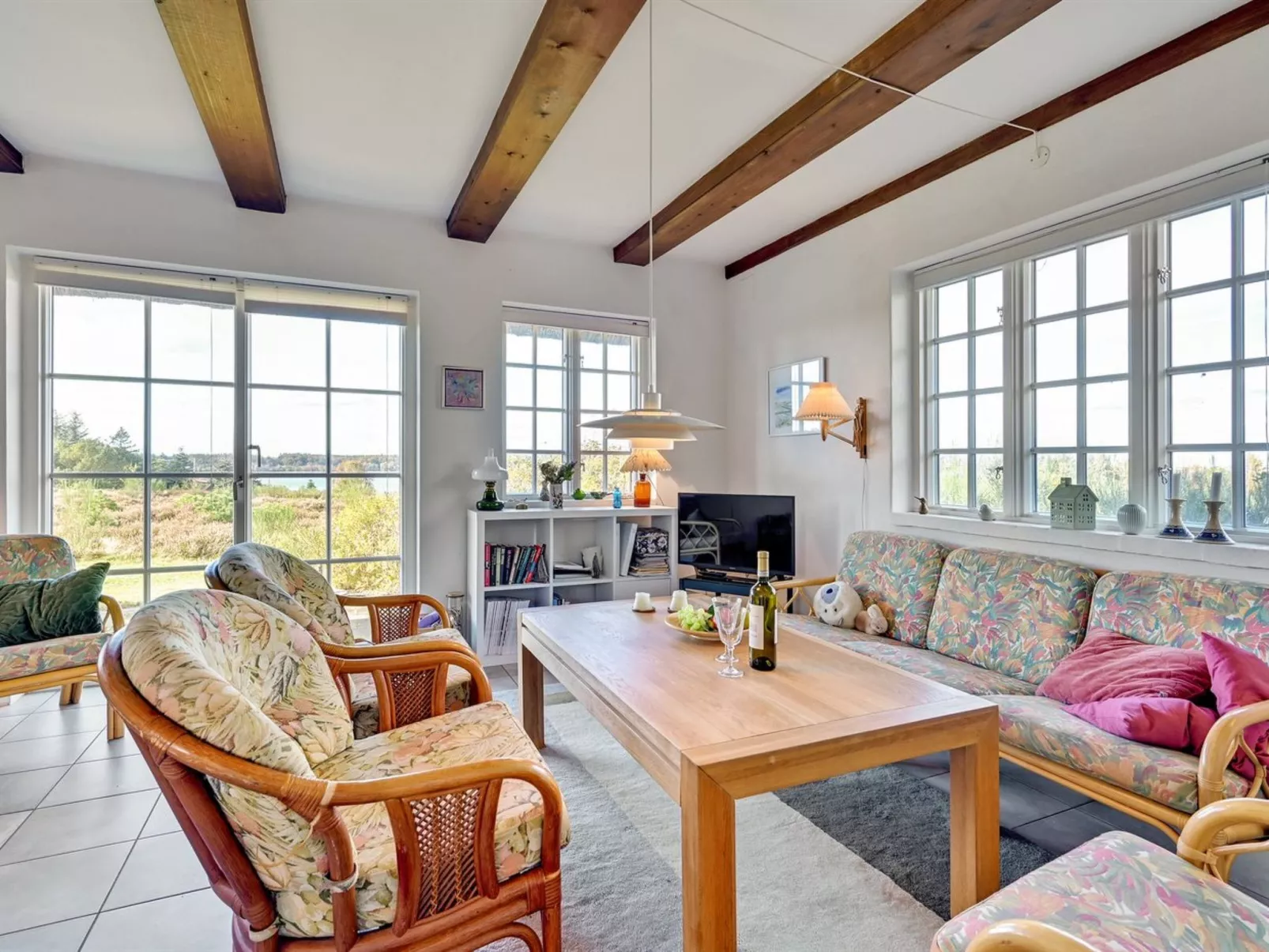 "Tordis" - 300m to the fjord-Drinnen