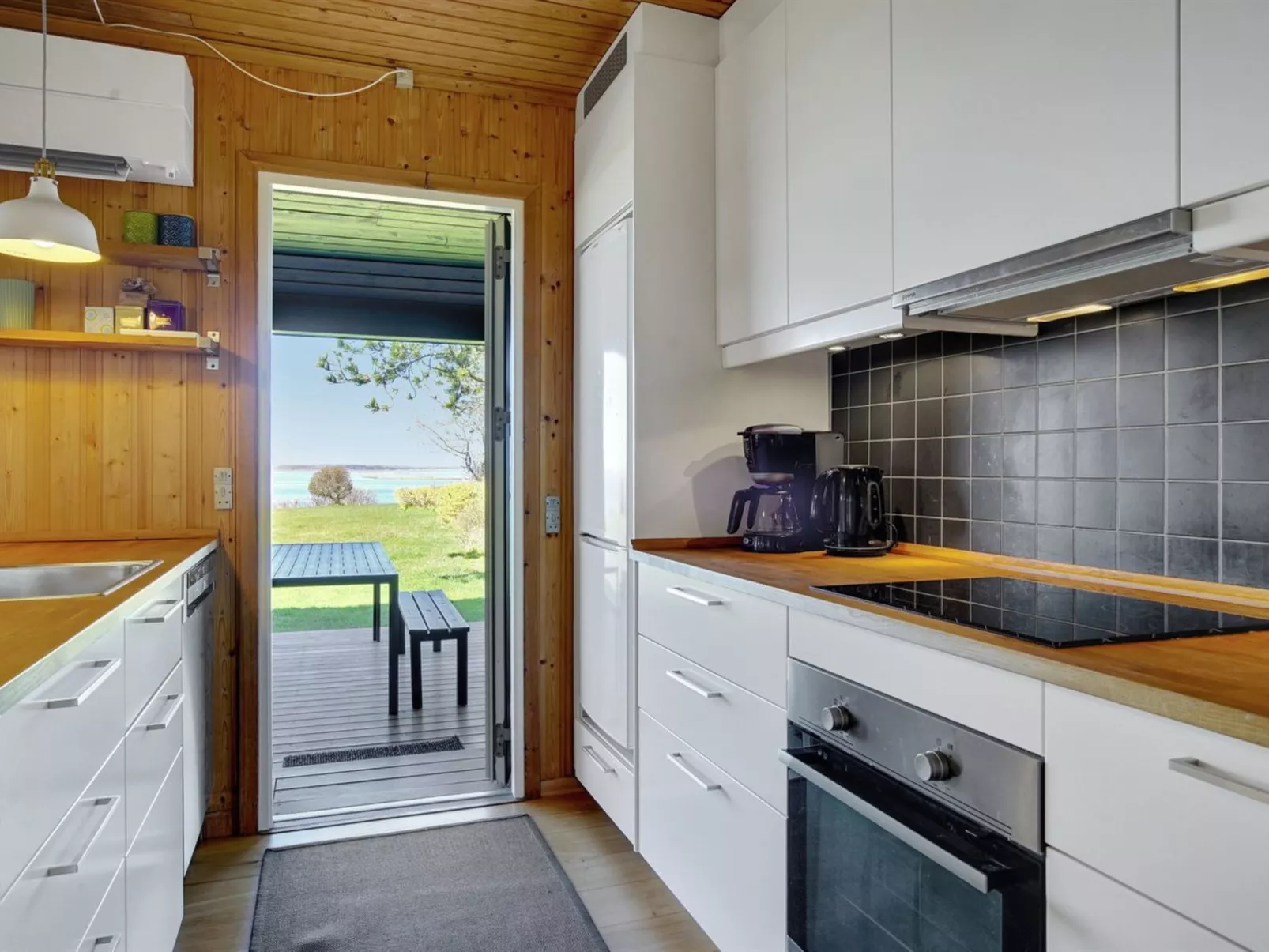 "Iadrik" - 85m to the fjord-Drinnen