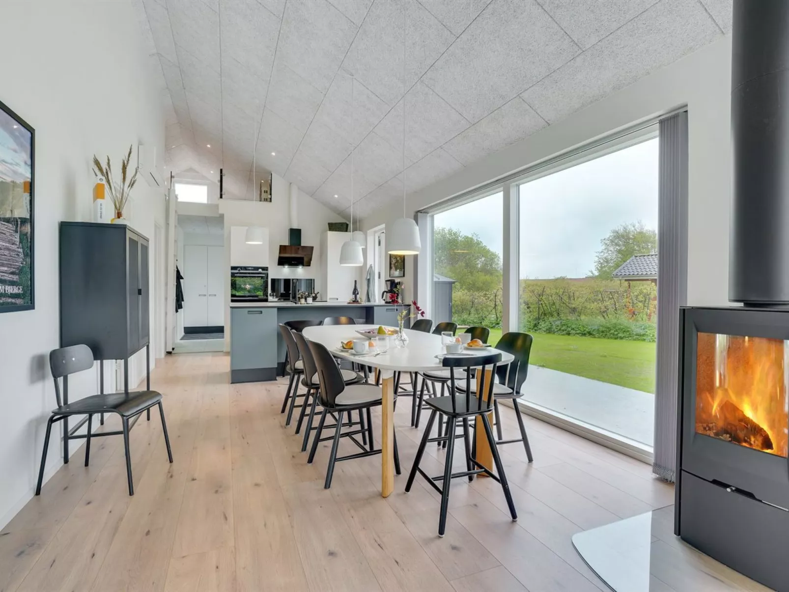 "Elso" - 600m to the fjord-Inside