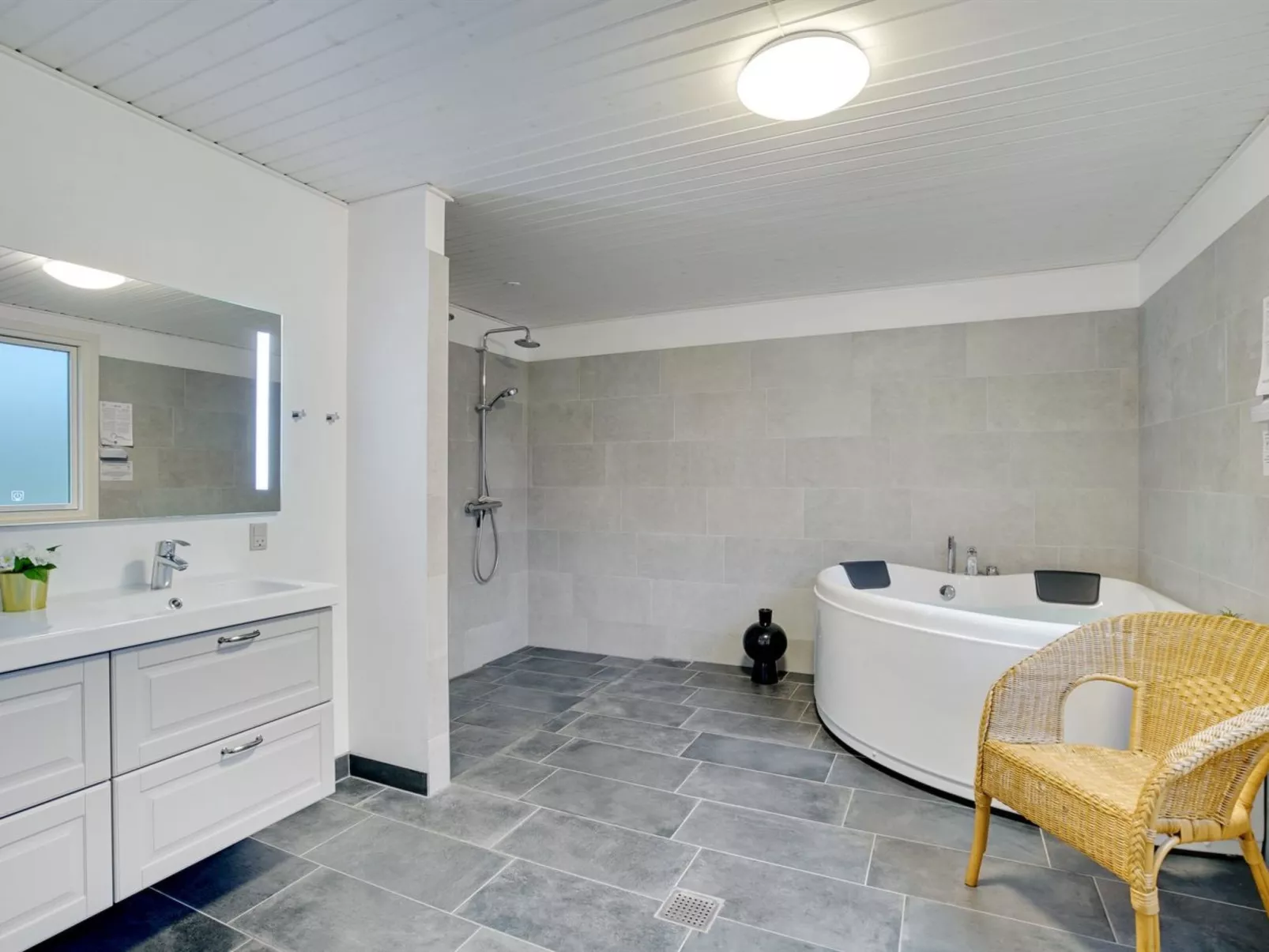 "Ingalil" - 650m from the sea-Inside