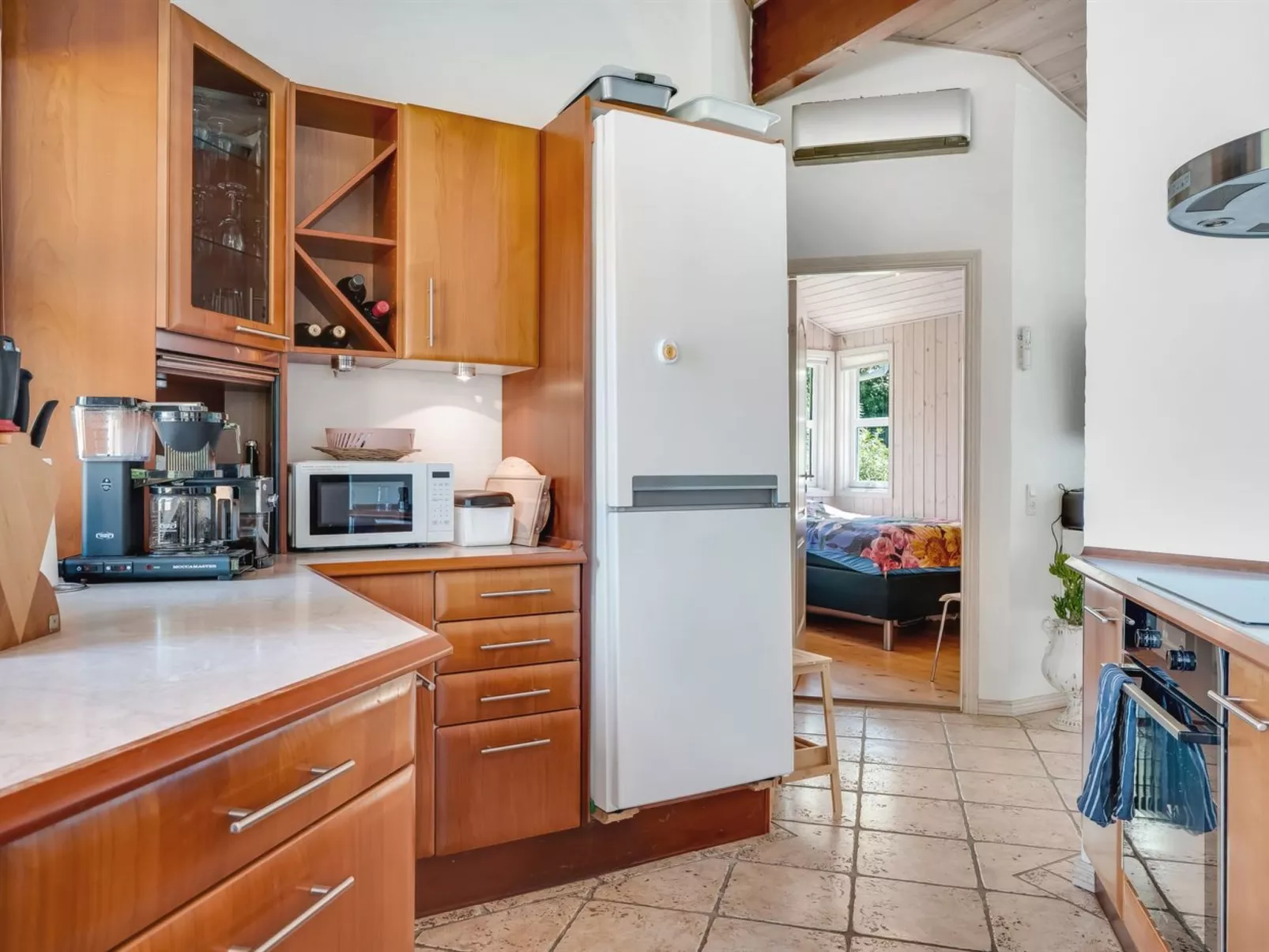 "Bina" - 1.9km from the sea-Inside