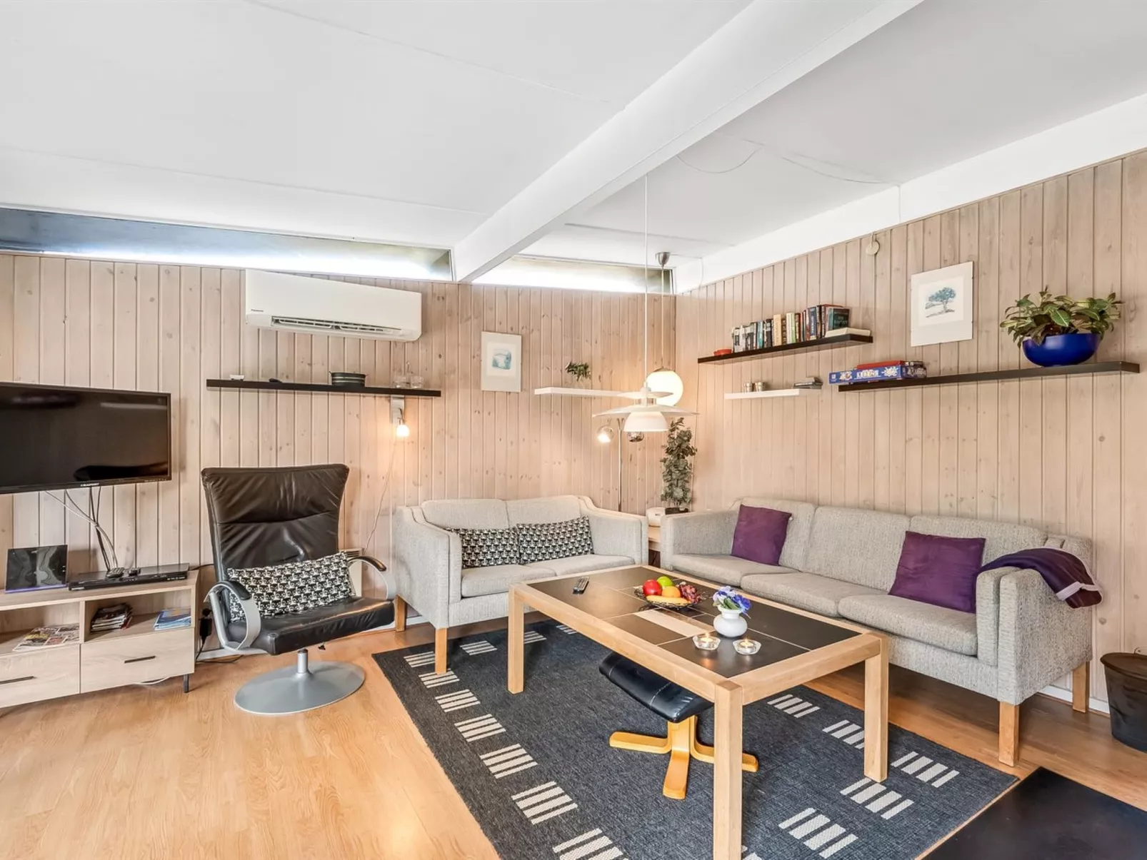 "Yorik" - 800m from the sea-Inside