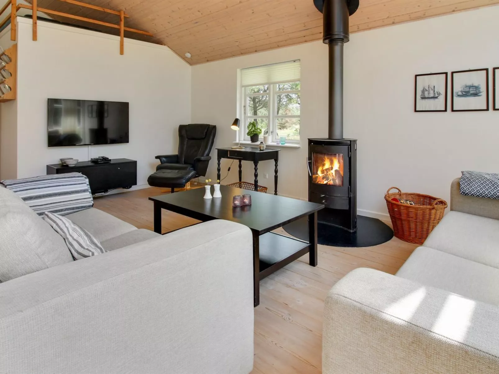 "Ørwendil" - 2km from the sea-Inside