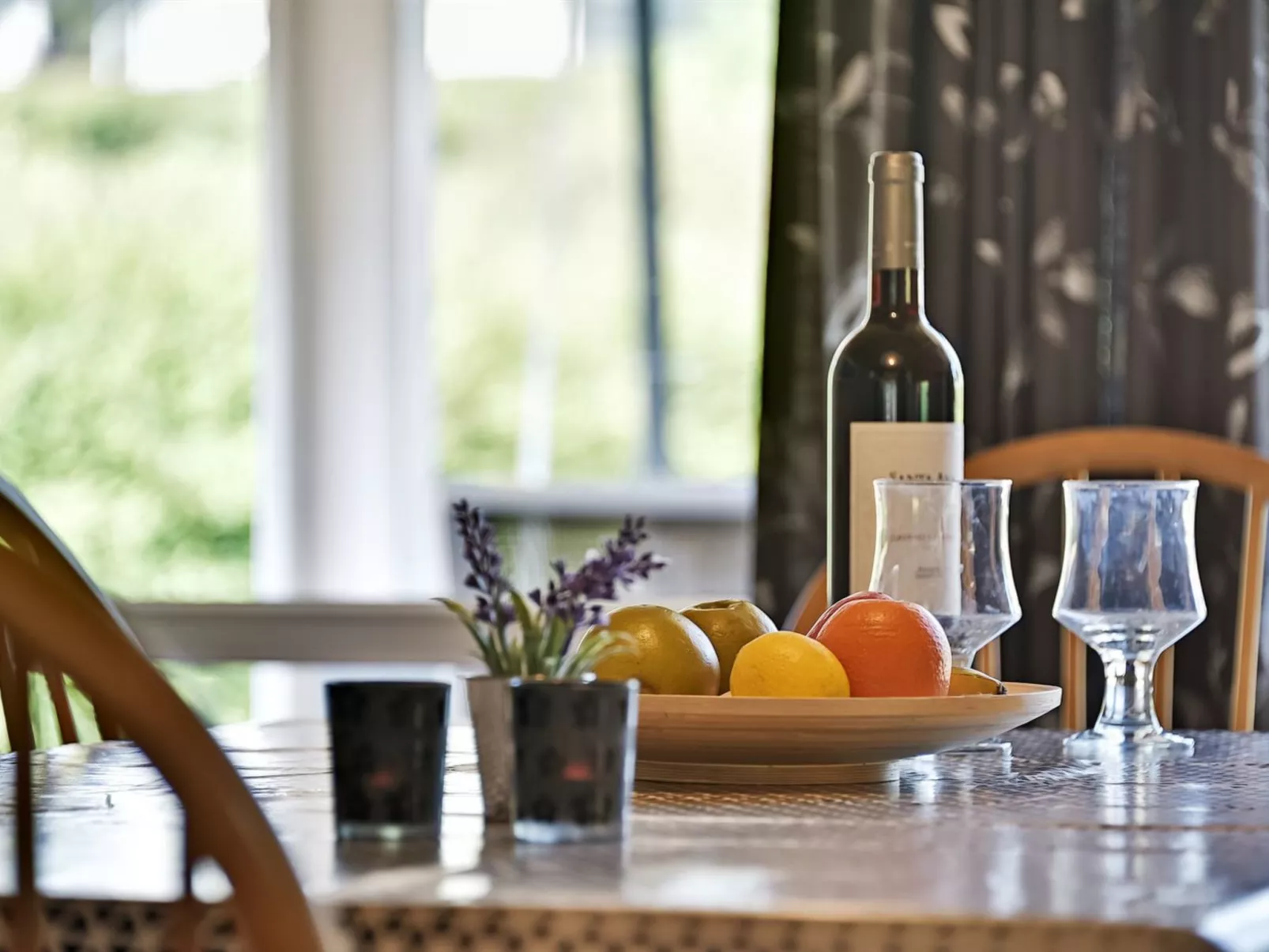 "Tore" - 200m from the sea-Drinnen