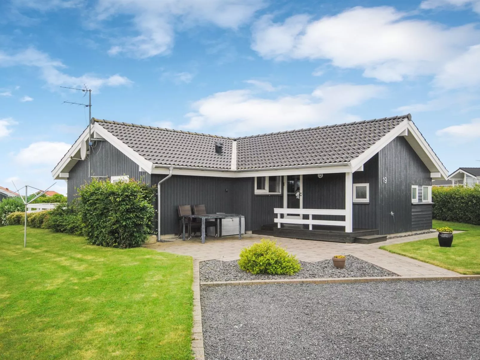 "Brynjolf" - 350m to the fjord-Outside