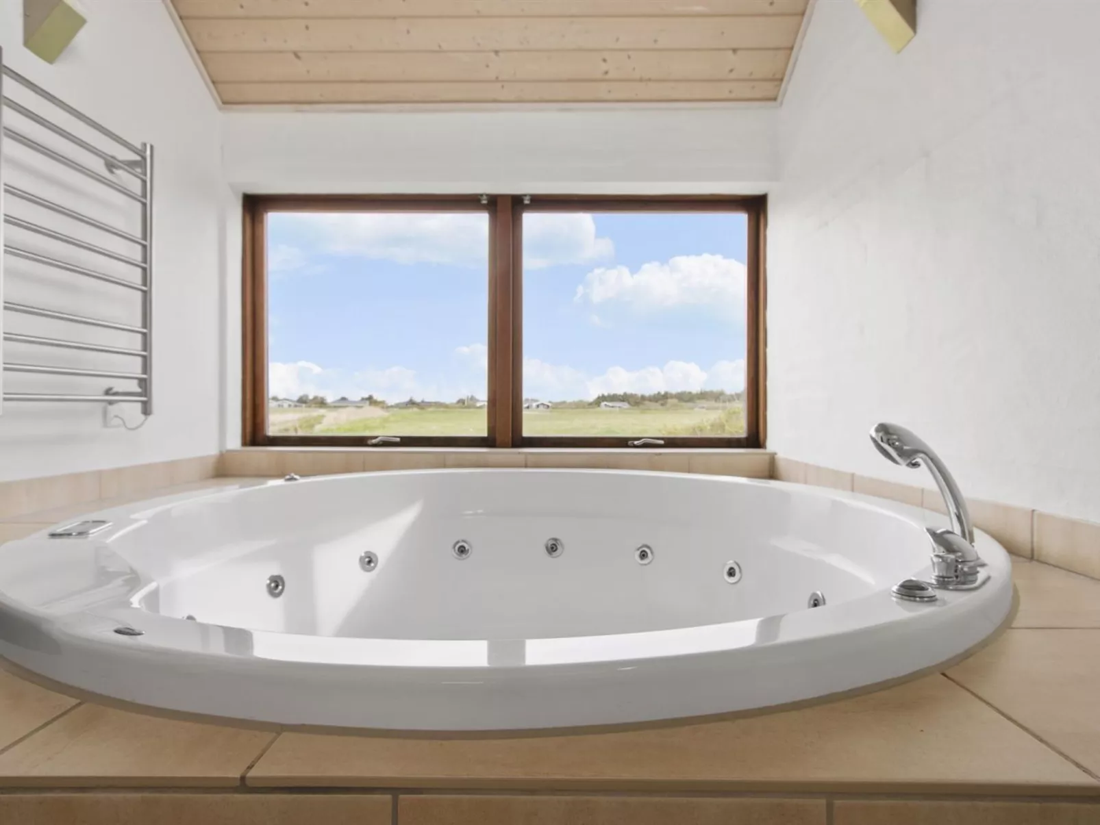 "Ilmatar" - 650m from the sea-Inside