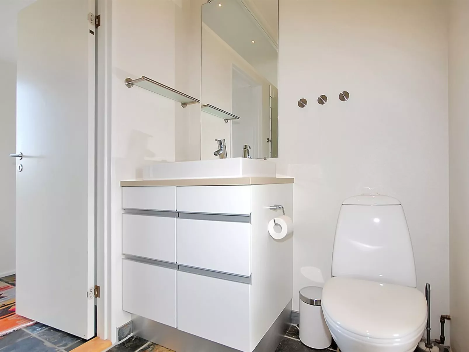 "Darla" - 375m from the sea-Inside