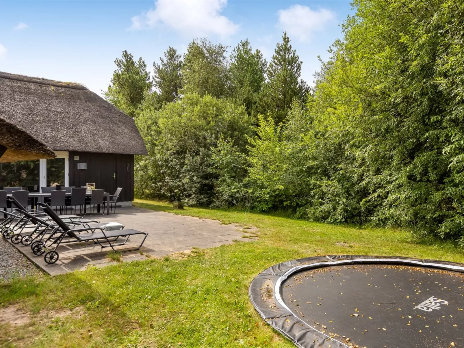 "Ellanor" - 1km from the sea-Outside