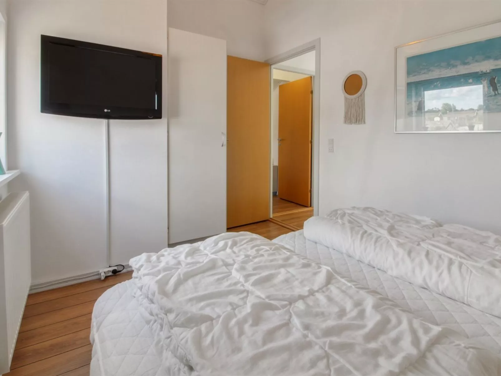 "Asved" - 2.3km from the sea-Inside