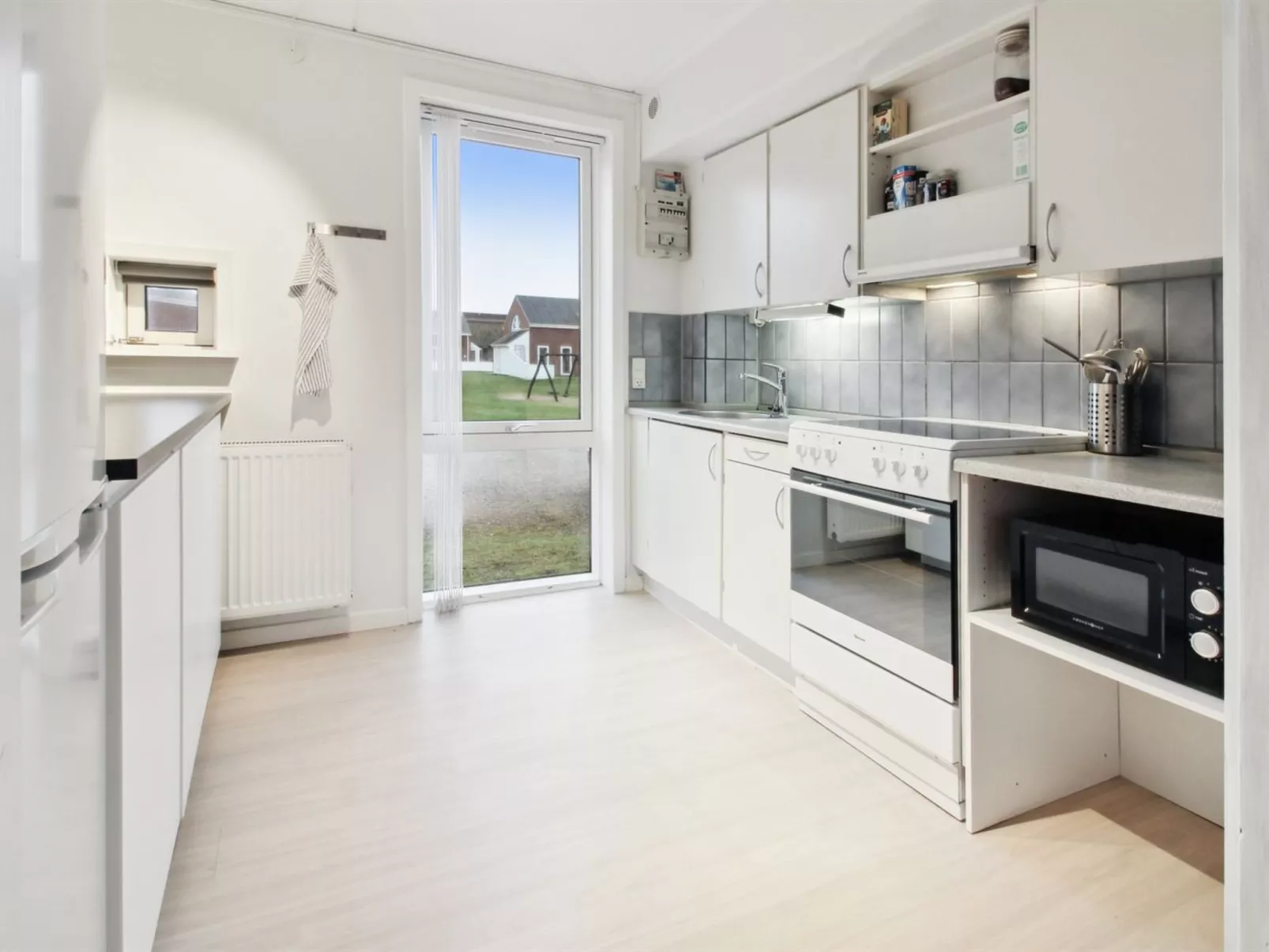 "Aswith" - 2.3km from the sea-Dedans