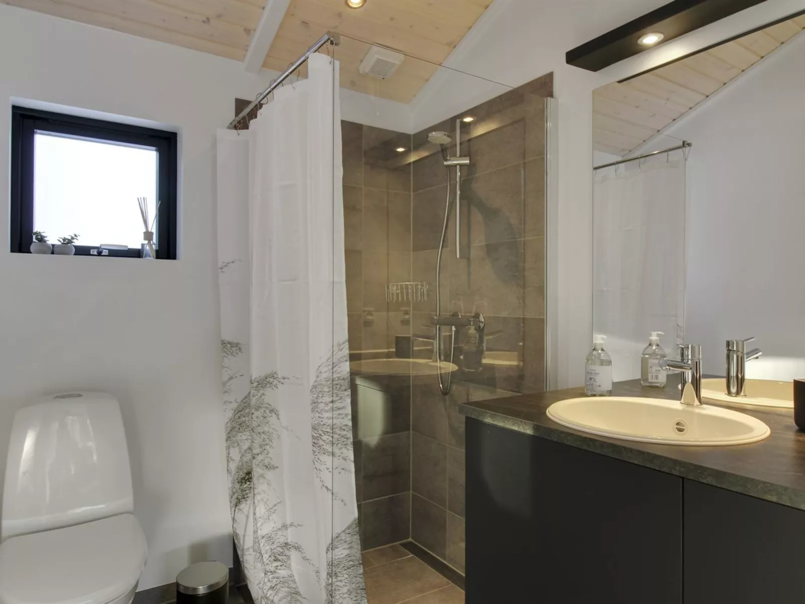 "Vanamo" - 300m from the sea-Drinnen